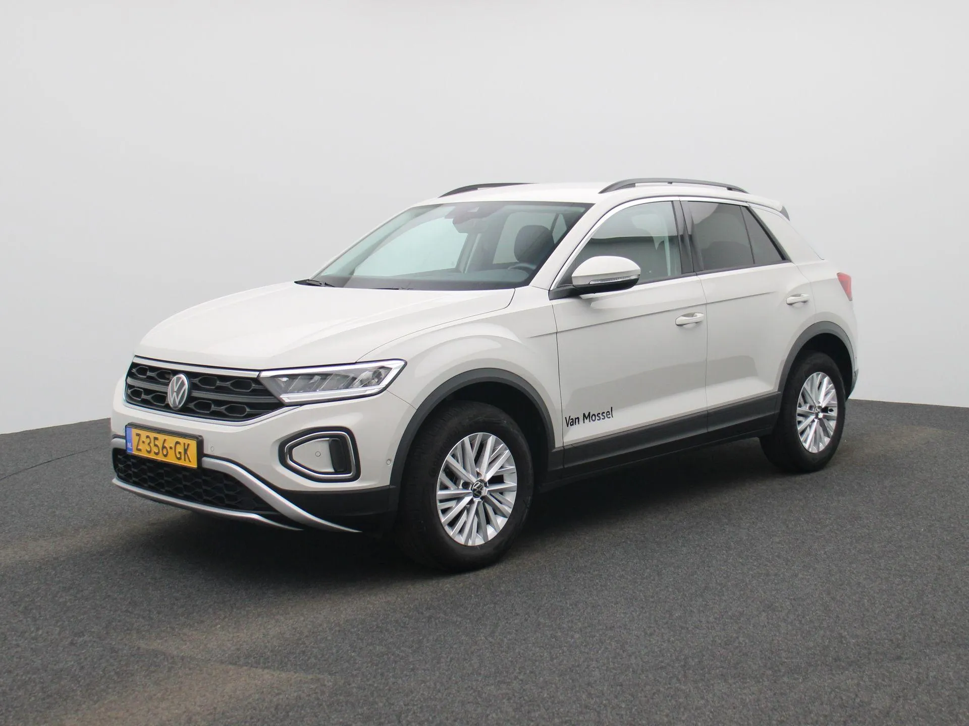 Volkswagen T-Roc — foto 1