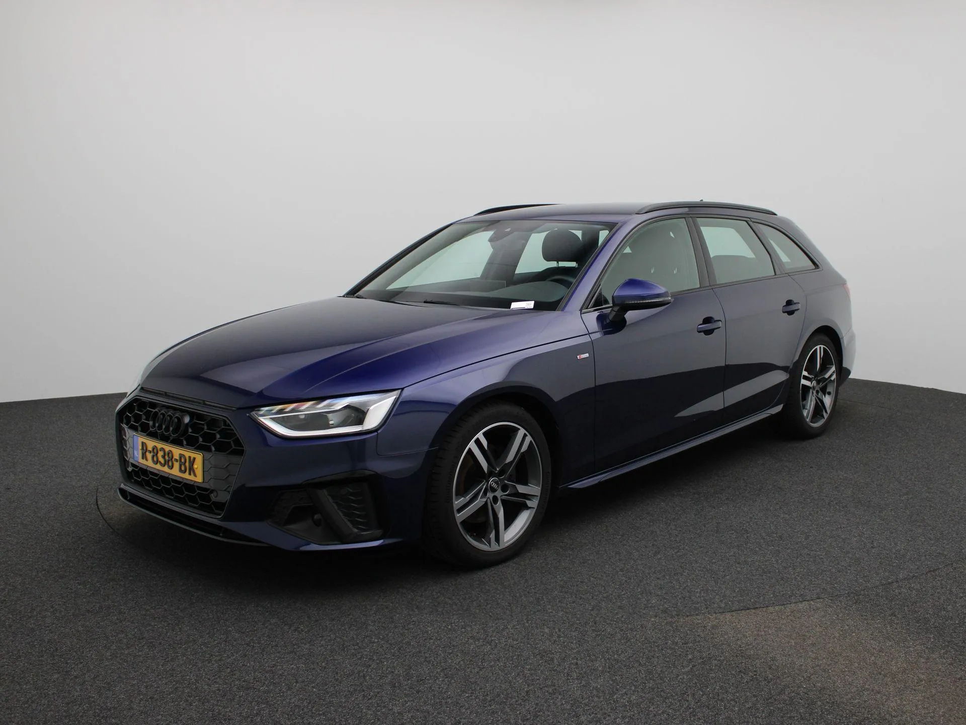 Audi A4 — foto 1