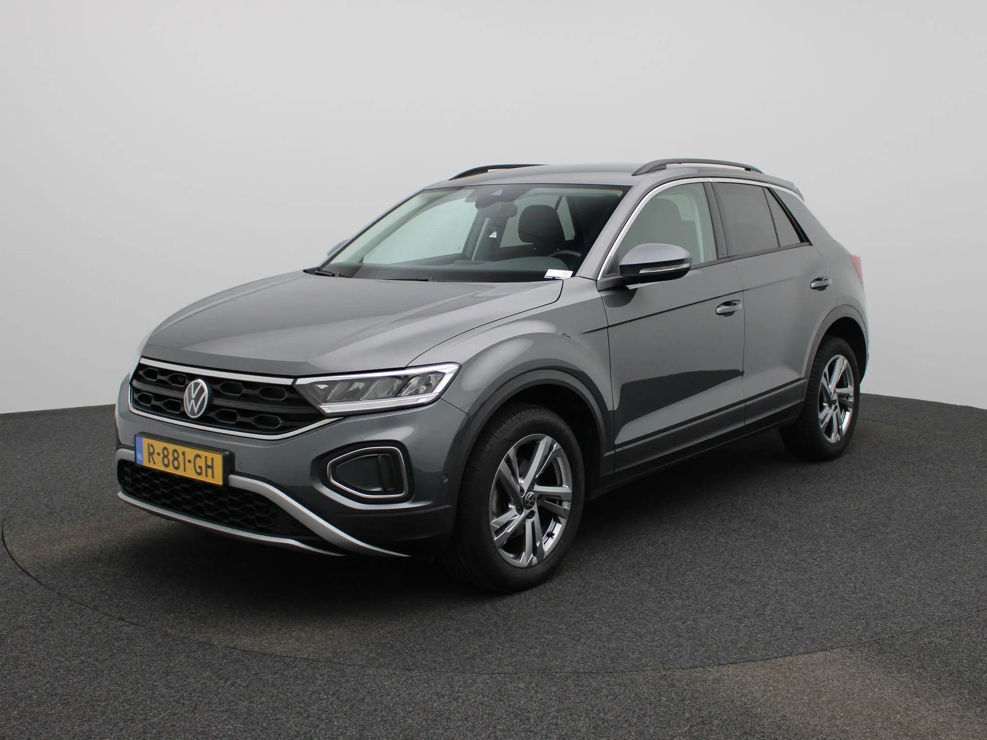 Volkswagen T-Roc — foto 1