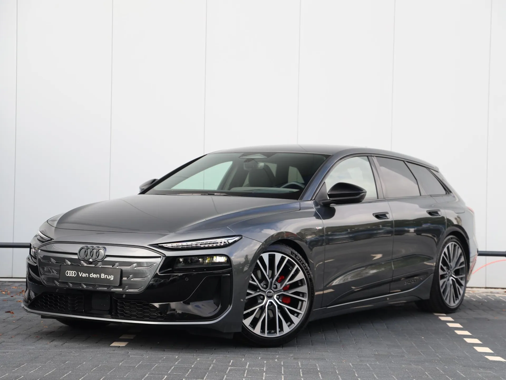 Audi A6 Avant e-tron — foto 1