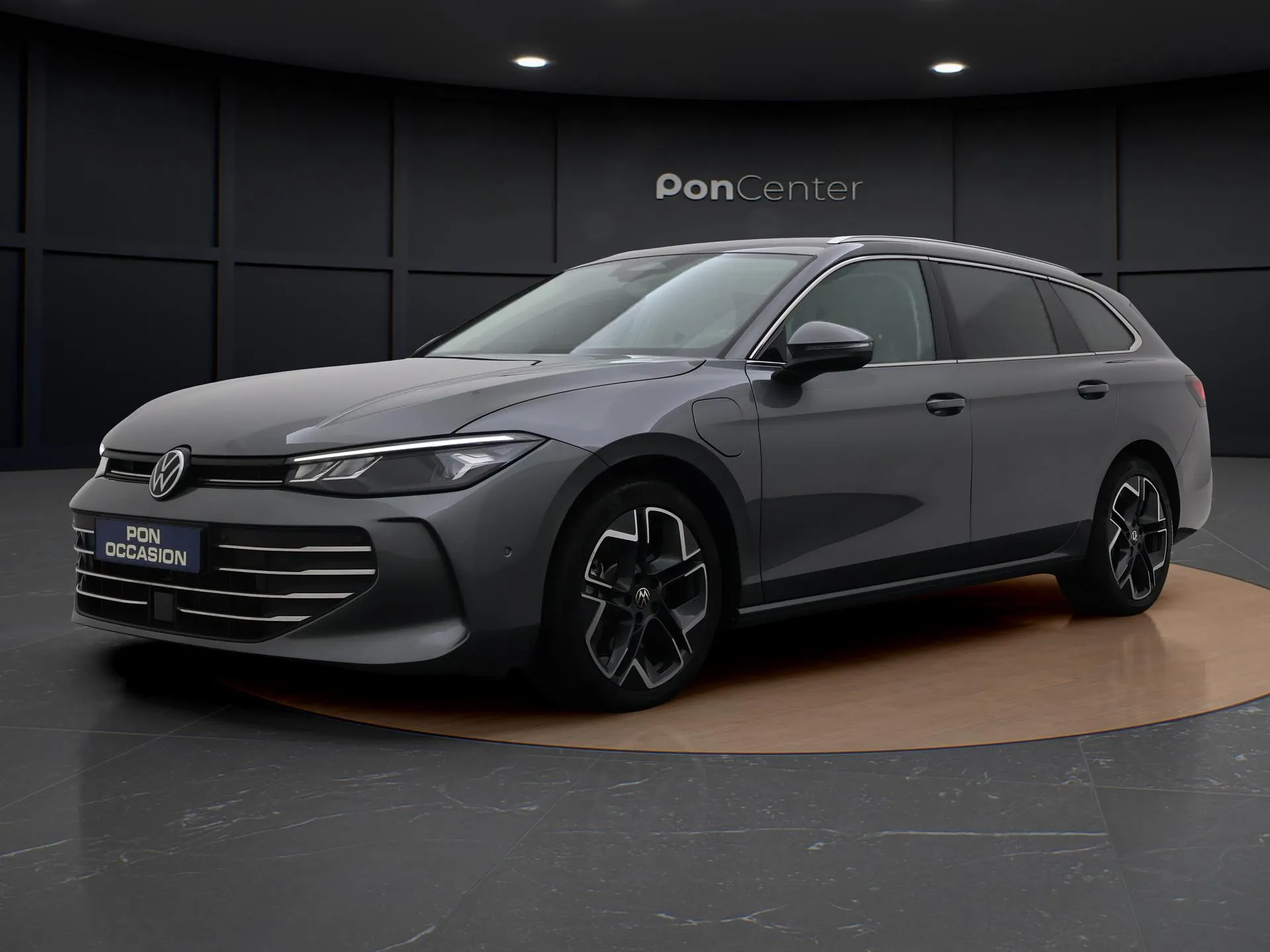 Volkswagen Passat — foto 1