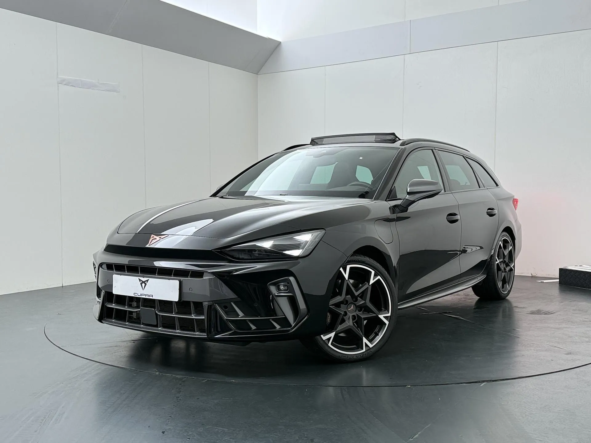 Cupra Leon Sportstourer — foto 1