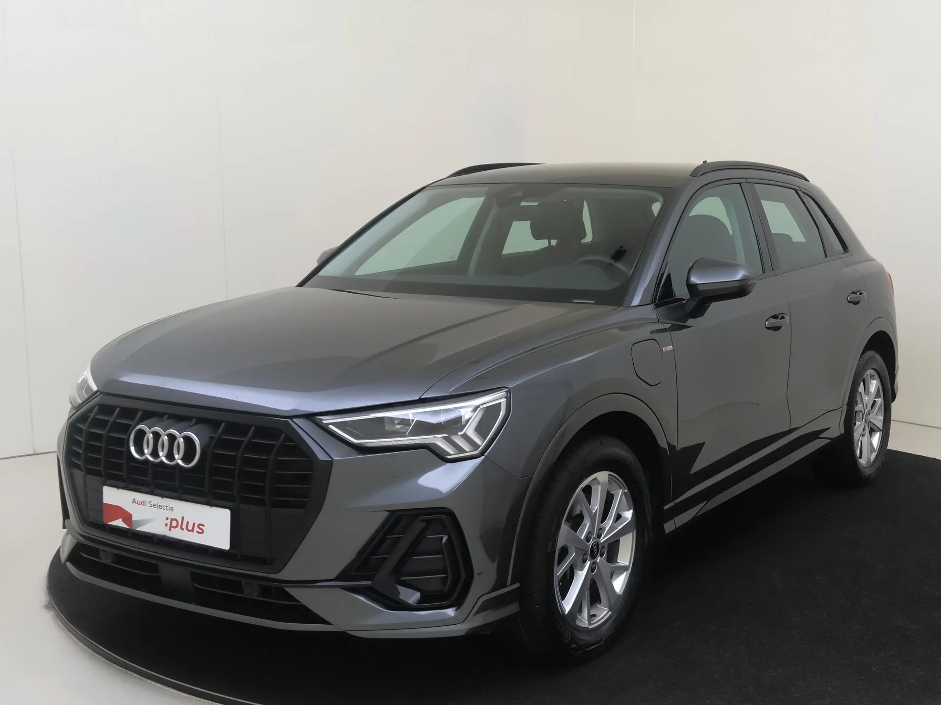 Audi Q3 — foto 1
