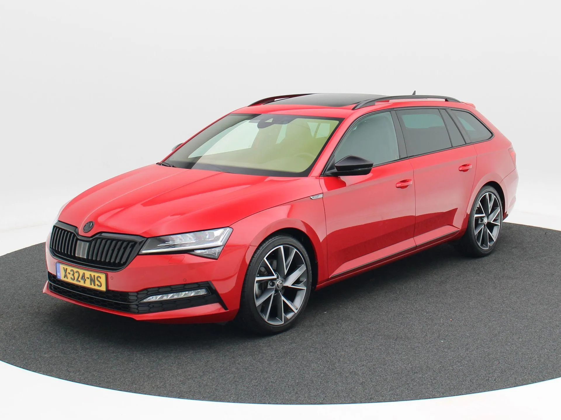 Škoda Superb — foto 1