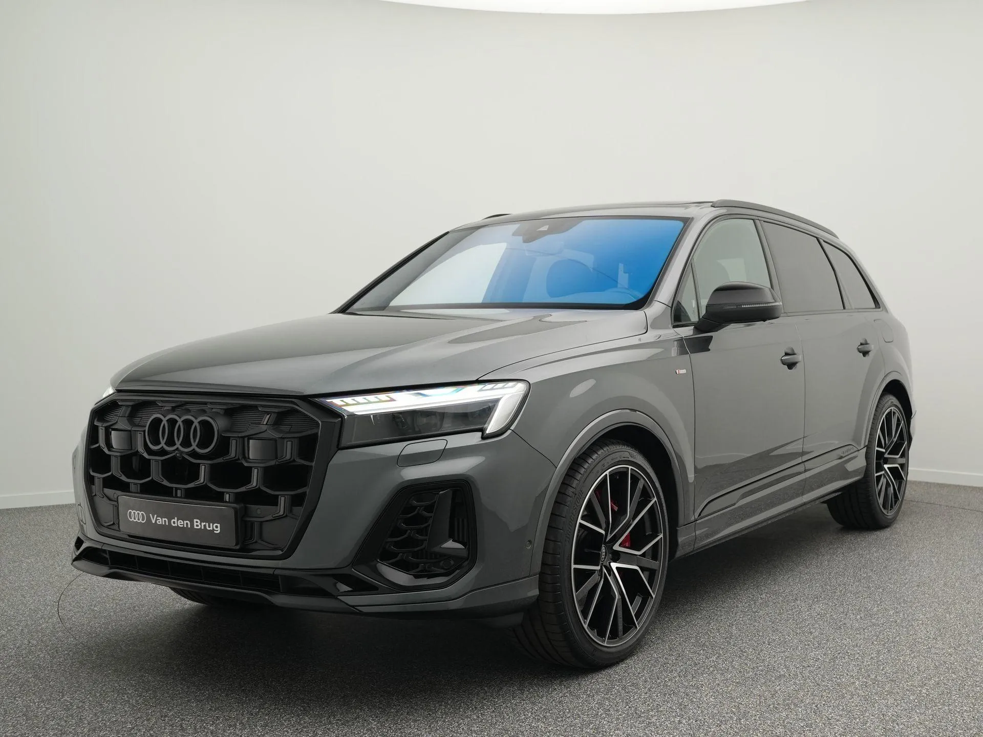 Audi Q7 — foto 1