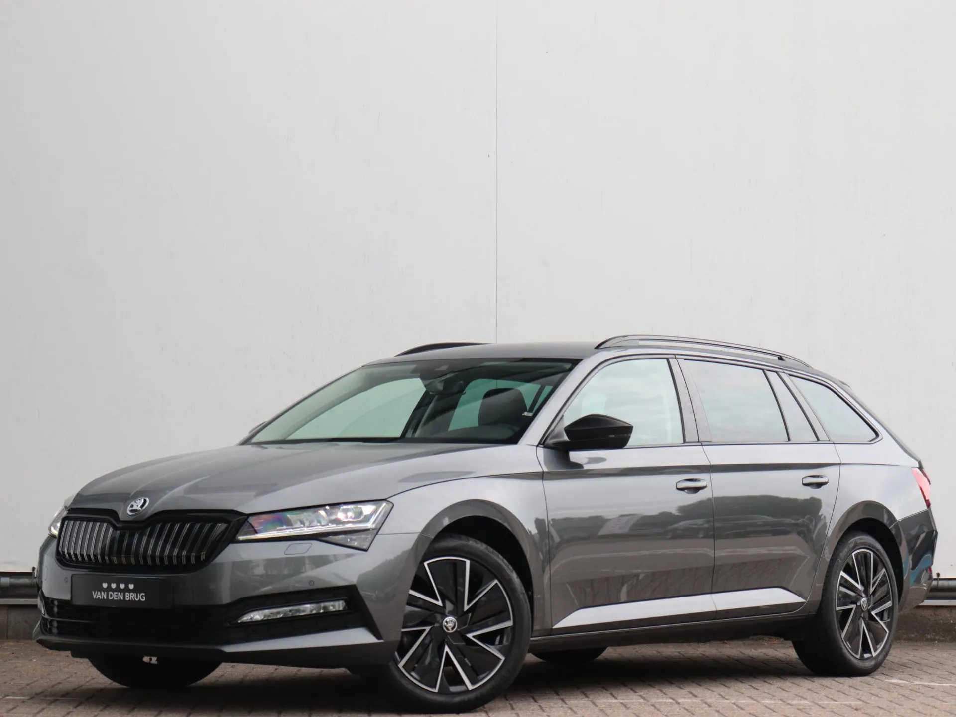 Škoda Superb — foto 1
