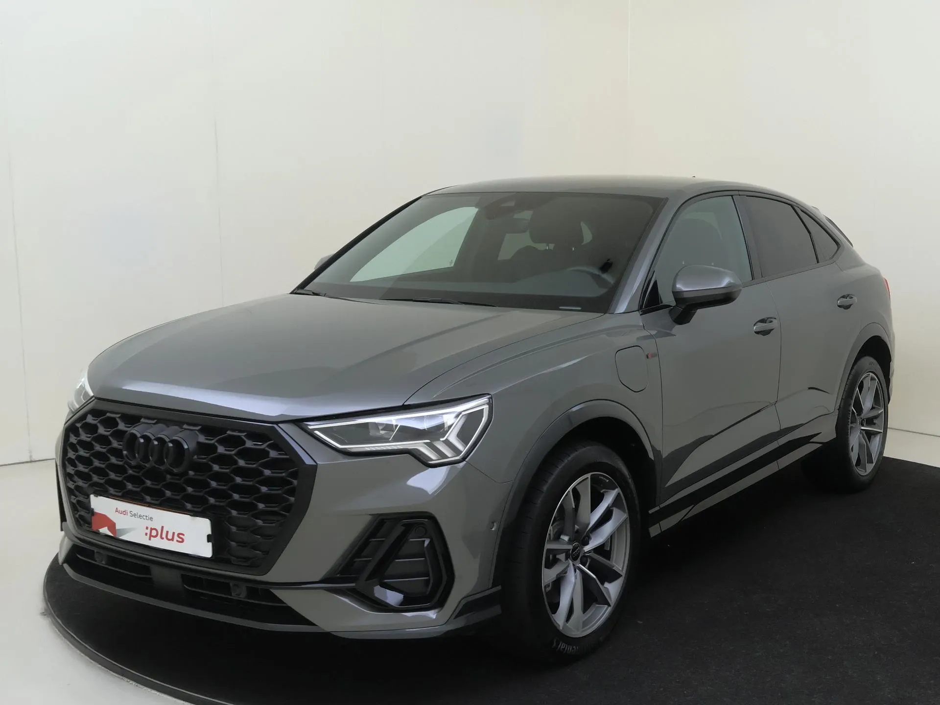 Audi Q3 — foto 1