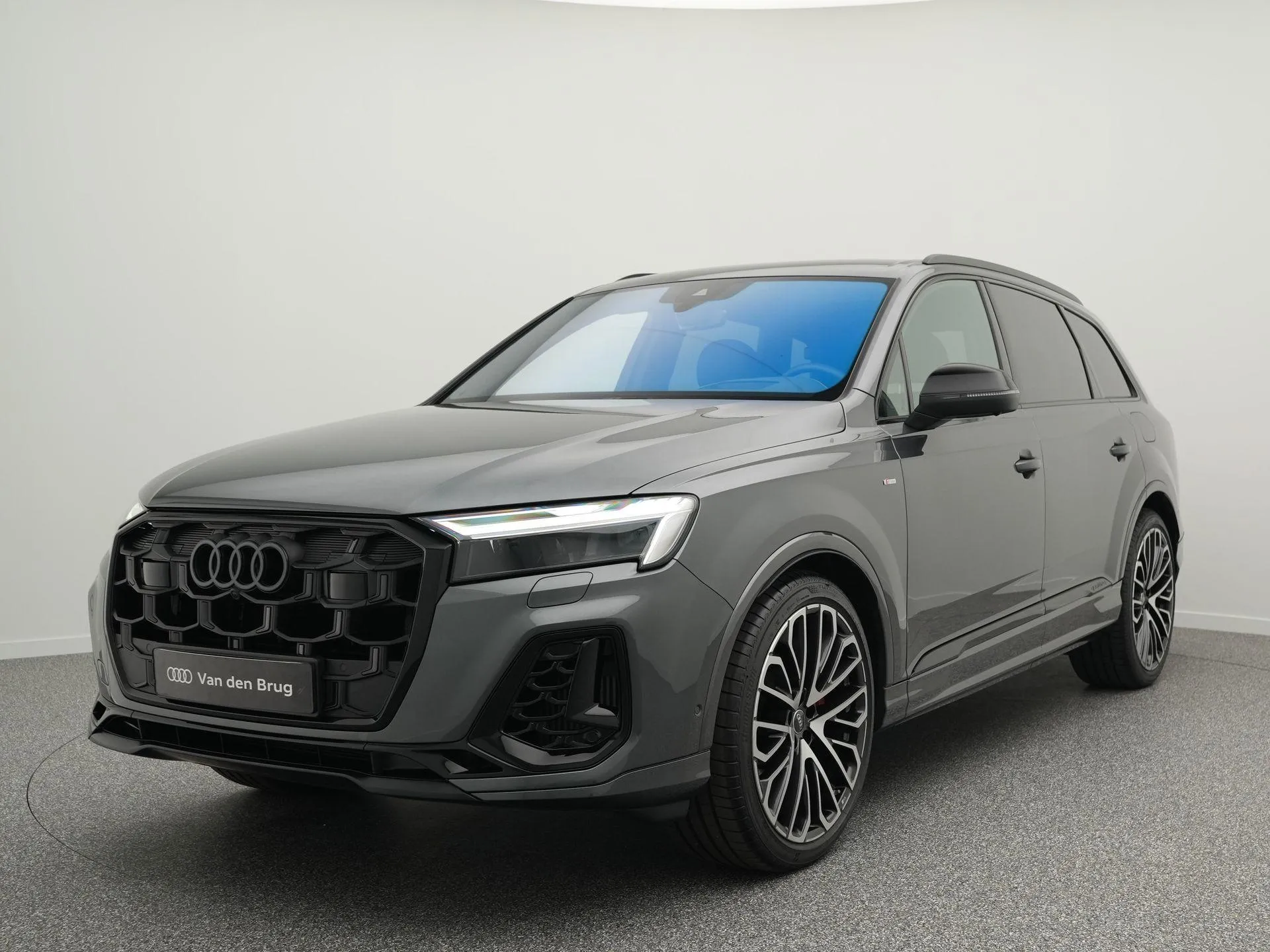 Audi Q7 — foto 1