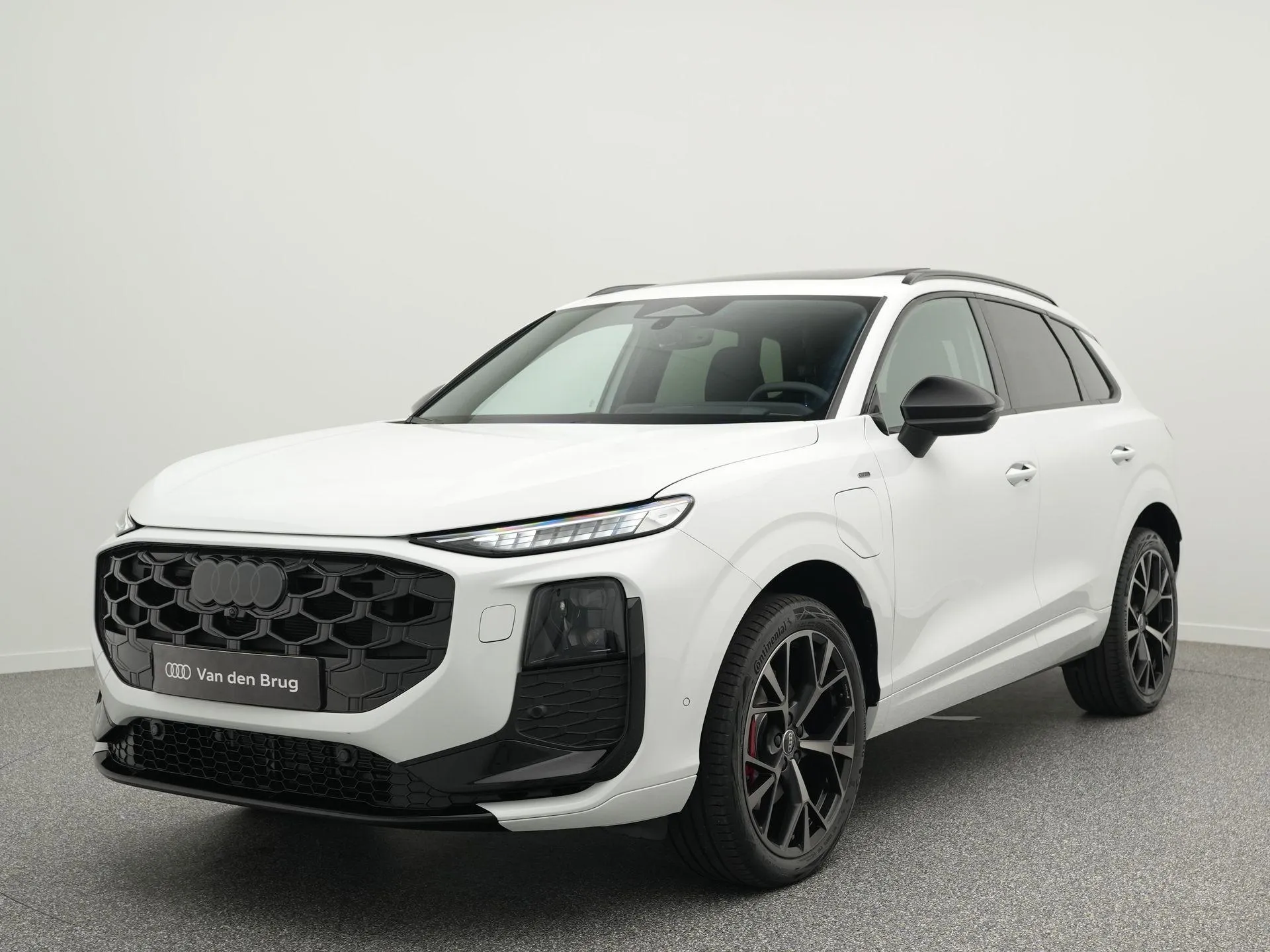 Audi Q3 — foto 1
