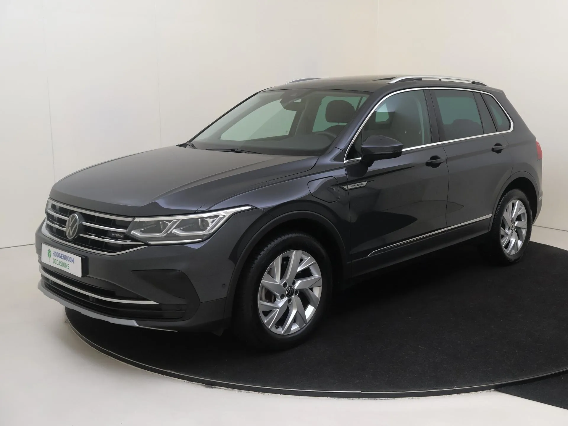 Volkswagen Tiguan — foto 1