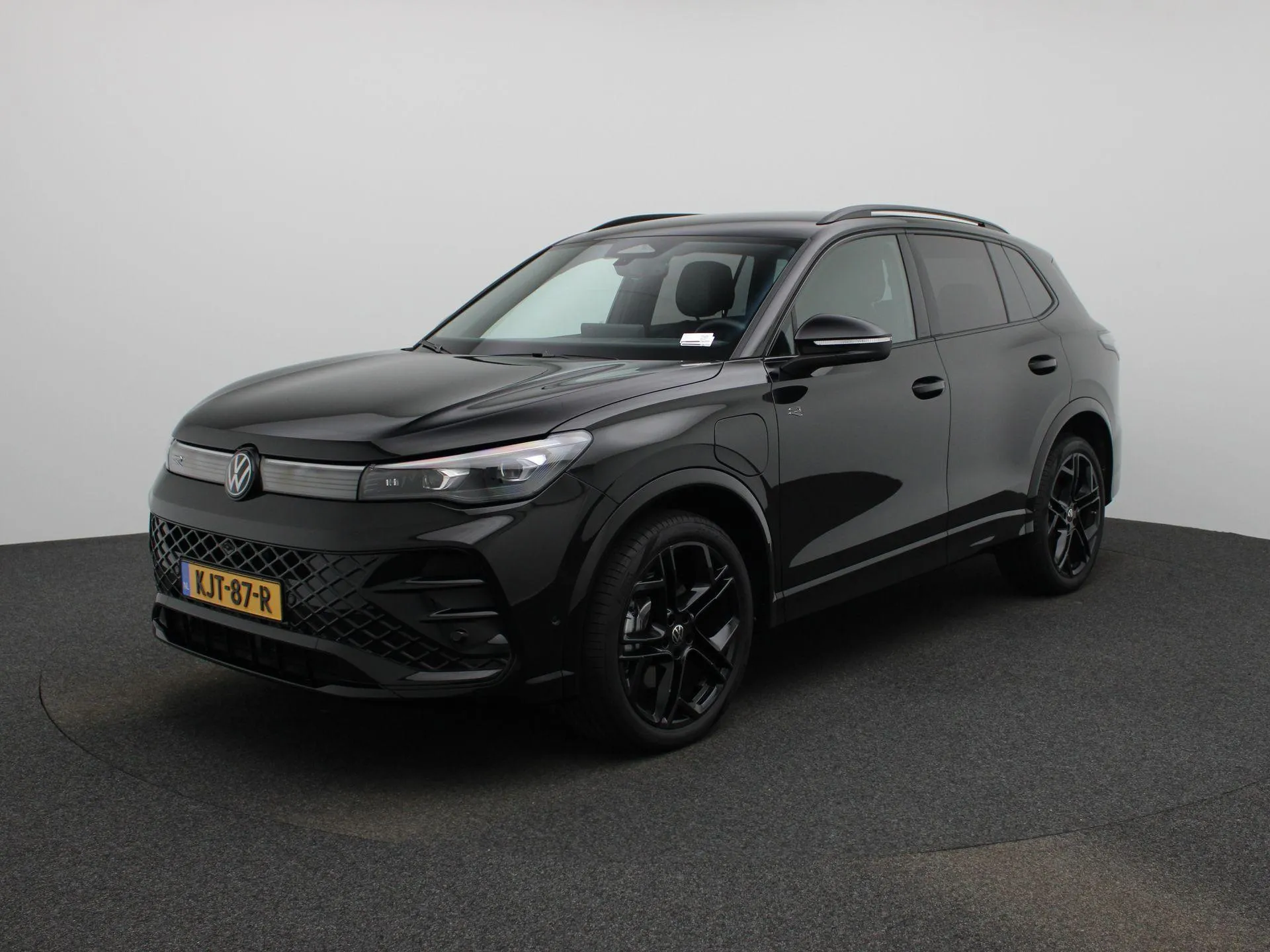 Volkswagen Tiguan — foto 1