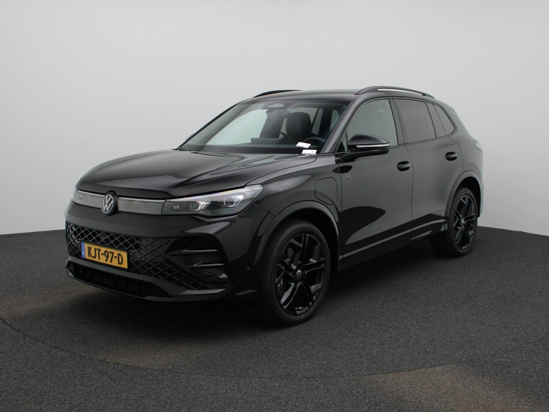 Volkswagen Tiguan — foto 1