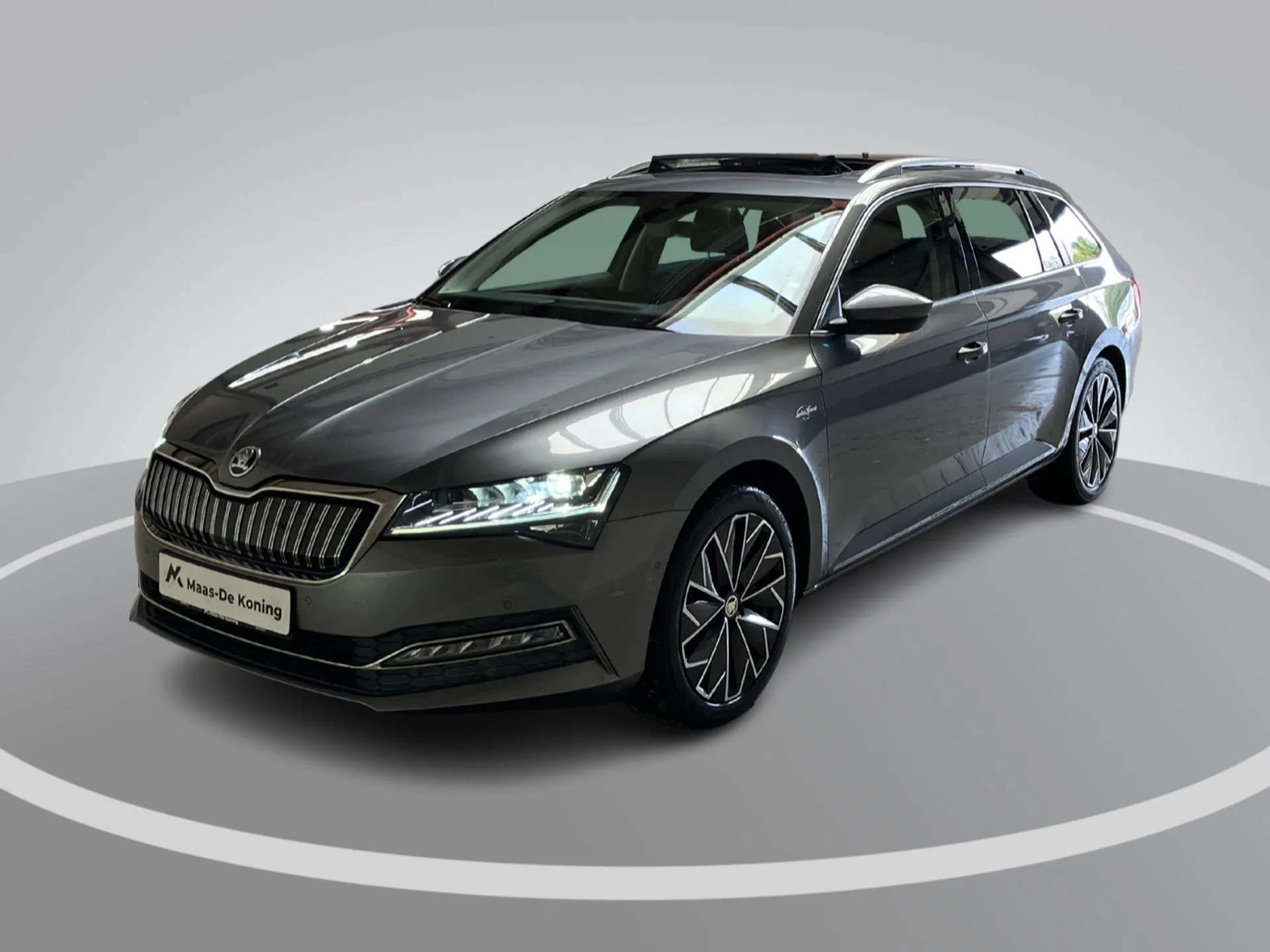 Škoda Superb — foto 1