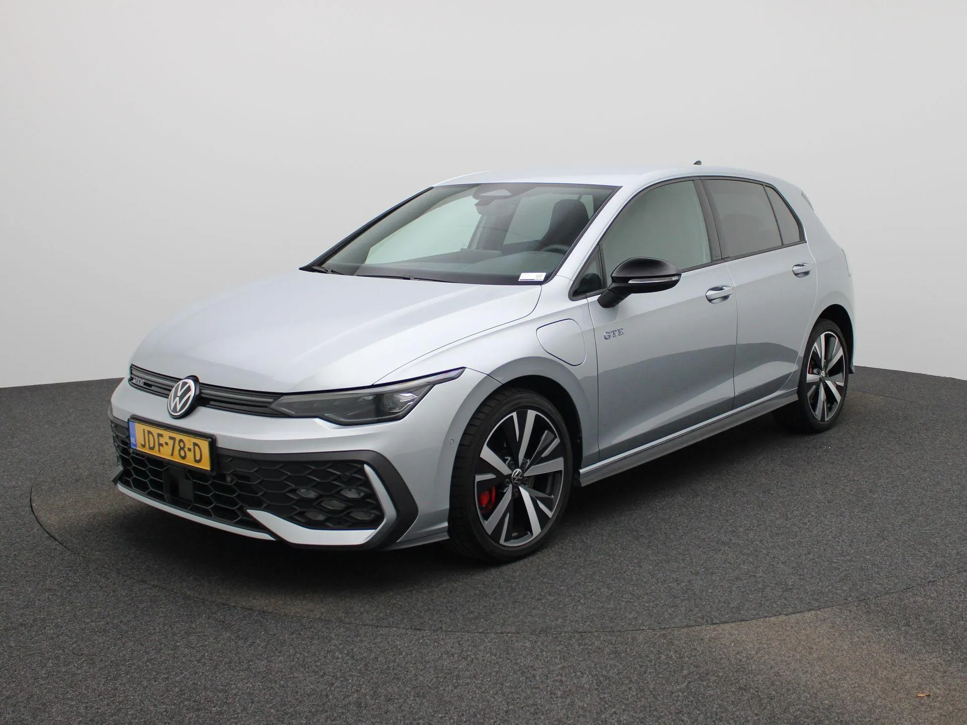 Volkswagen Golf — foto 1