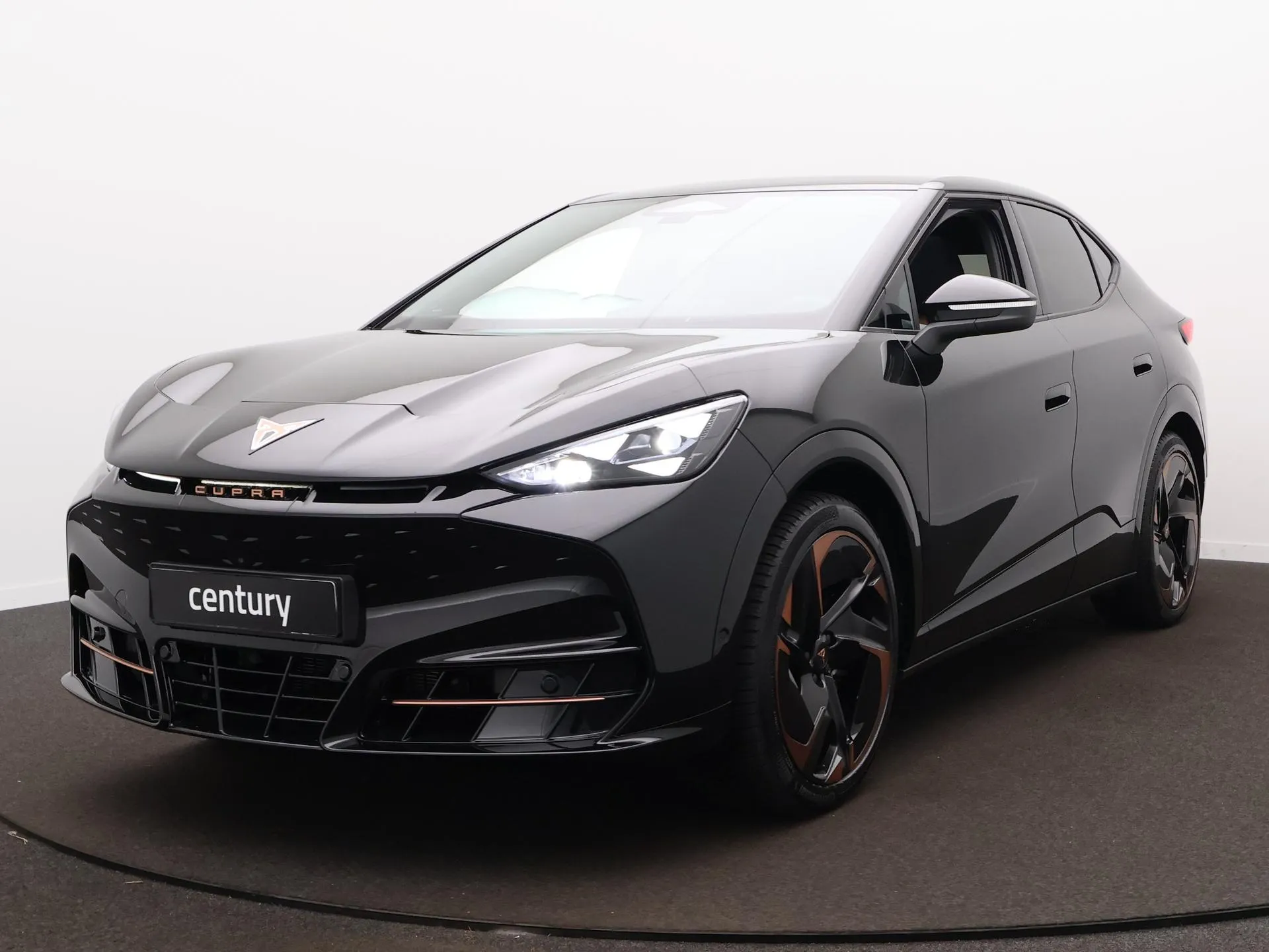 Cupra Tavascan — foto 1