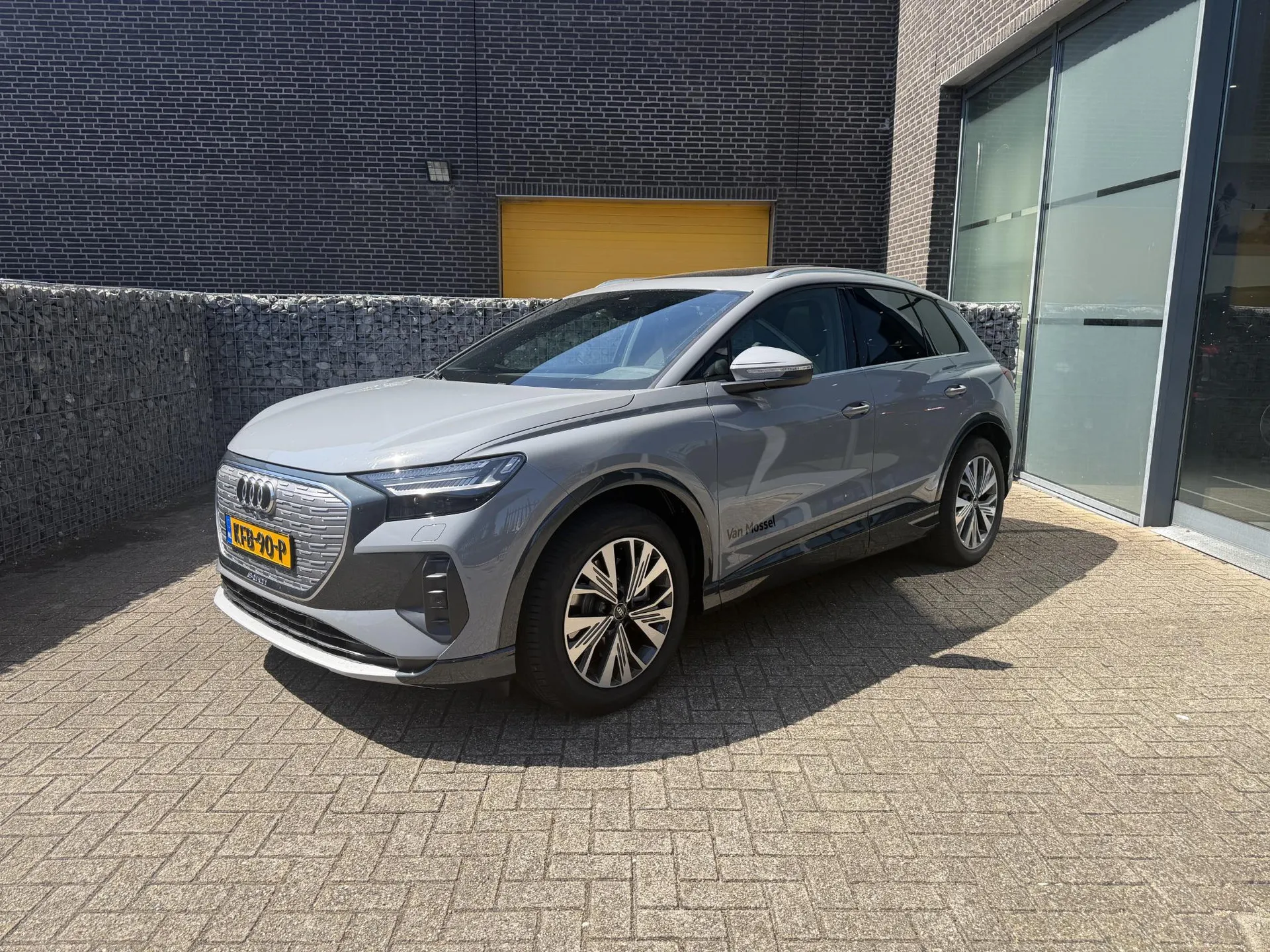 Audi Q4 e-tron — foto 1