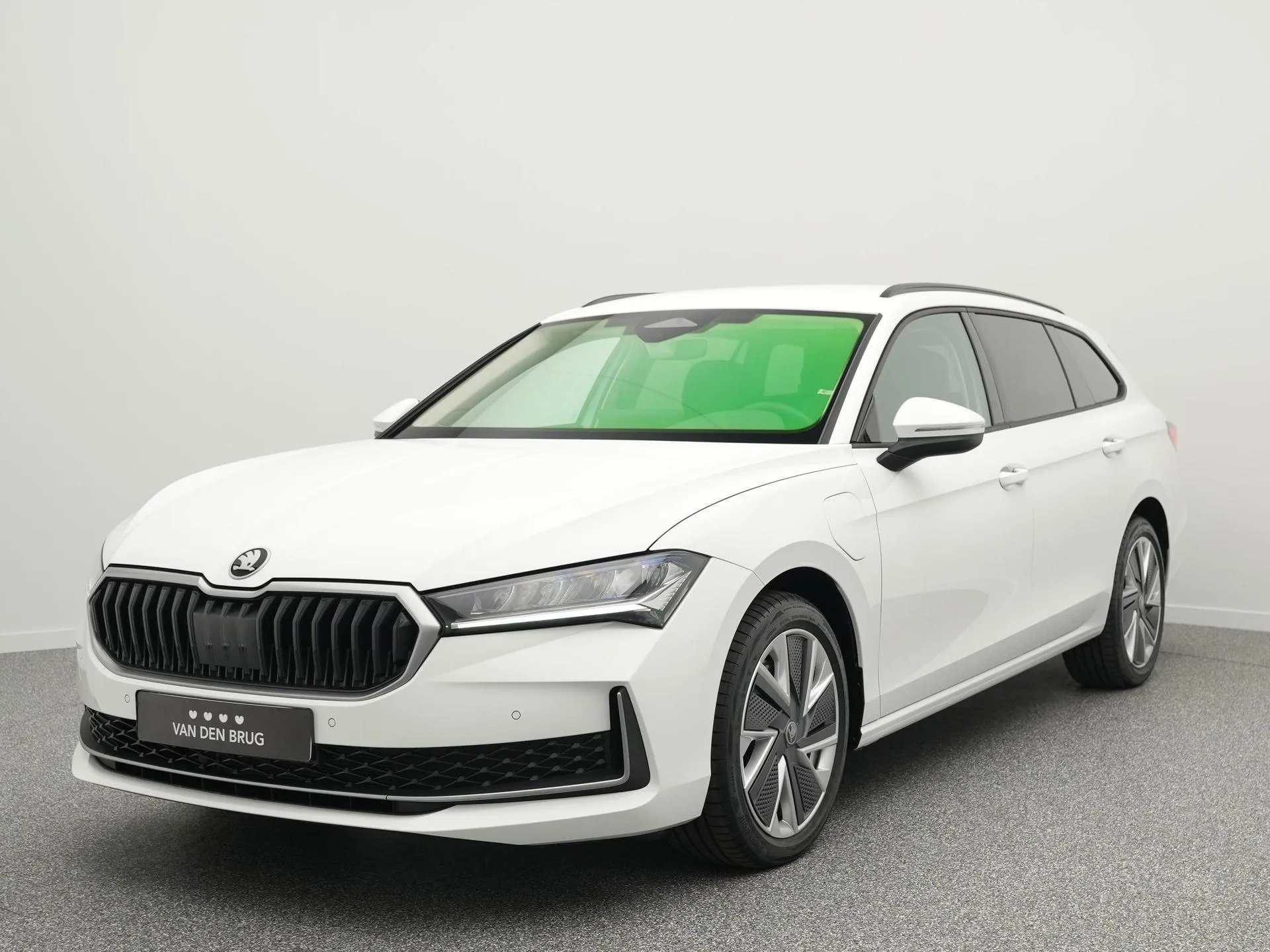 Škoda Superb — foto 1