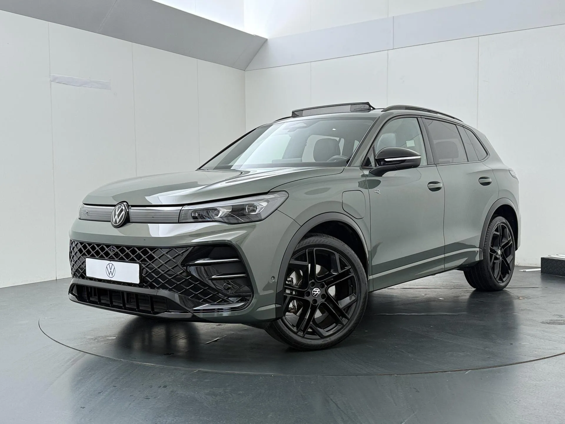 Volkswagen Tiguan — foto 1