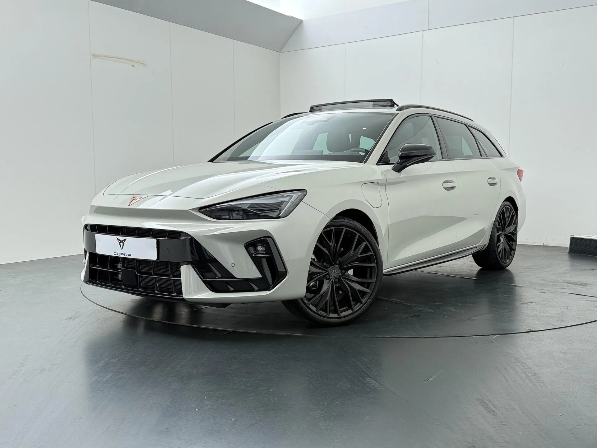 Cupra Leon Sportstourer — foto 1