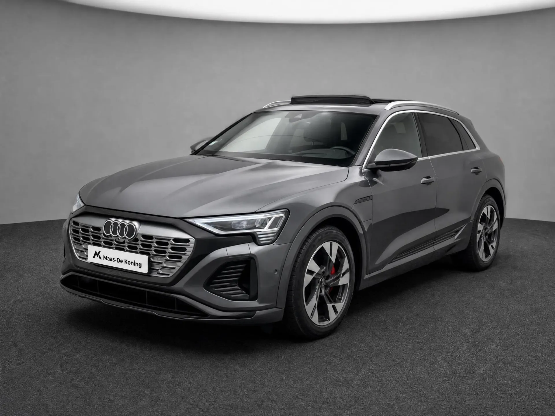 Audi Q8 e-tron — foto 1