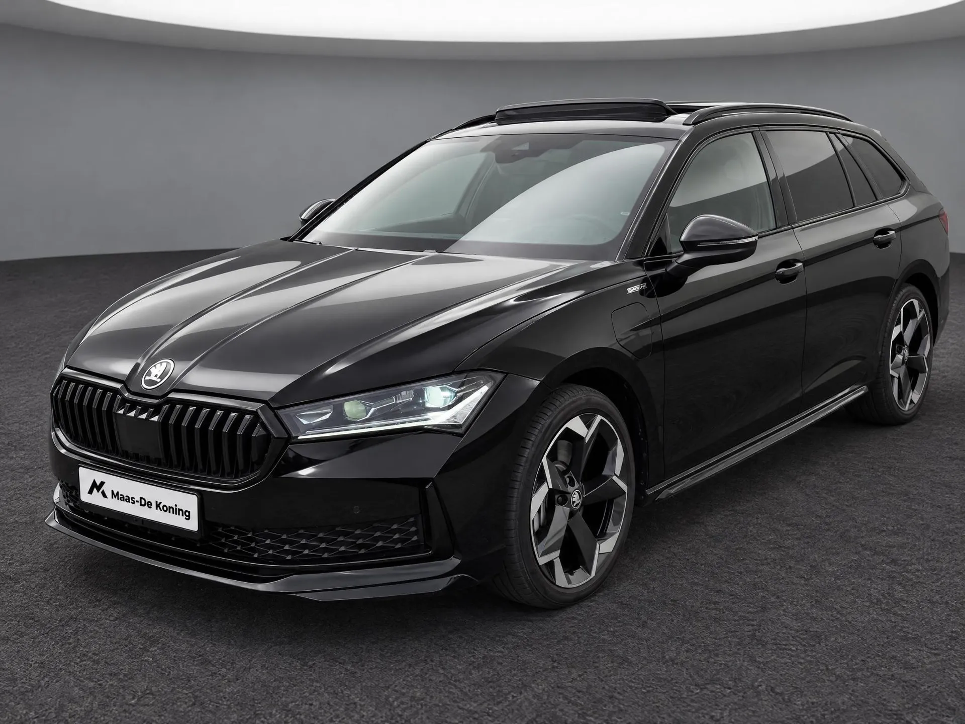 Škoda Superb — foto 1