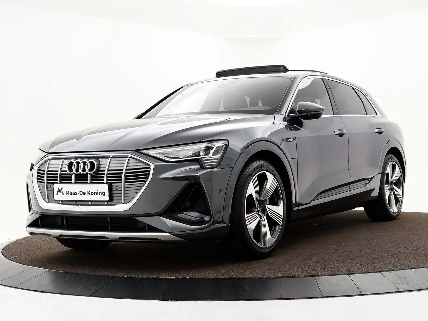 Audi e-tron — foto 1