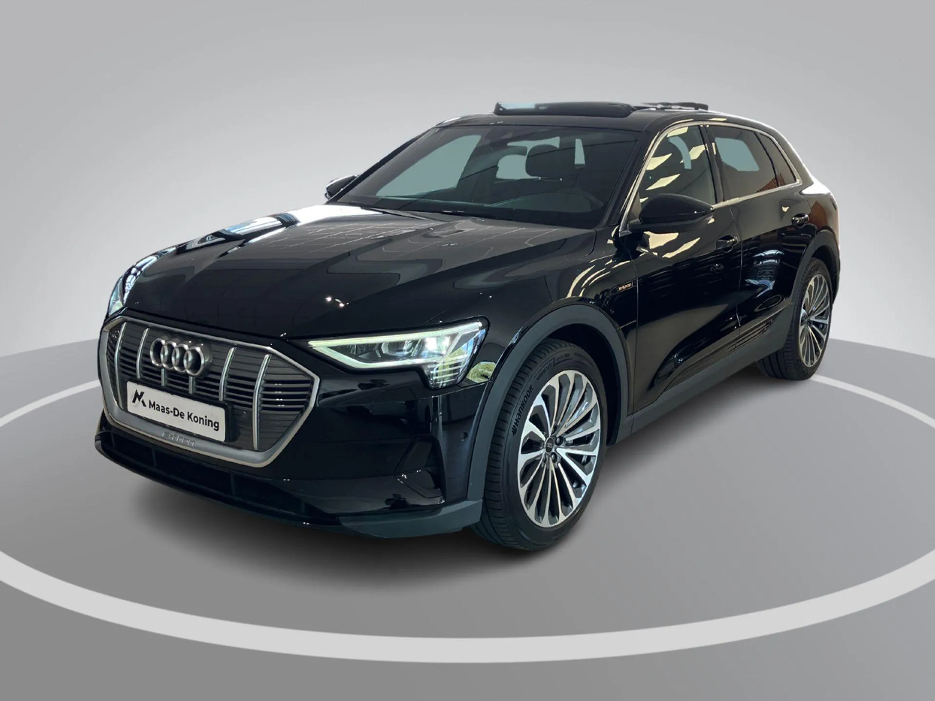 Audi e-tron — foto 1