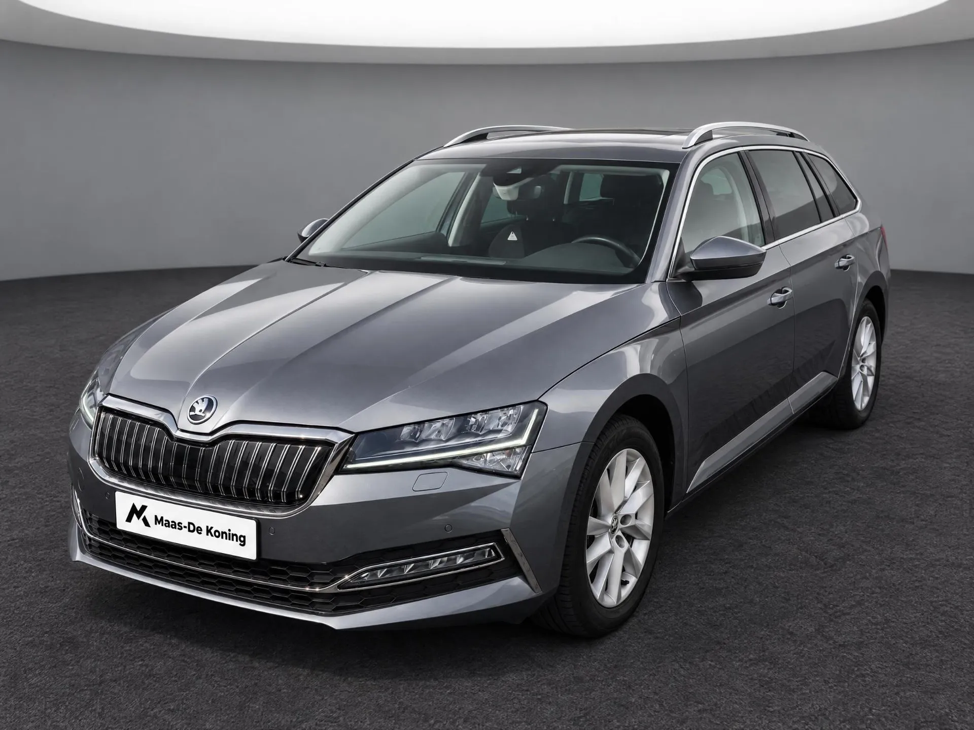 Škoda Superb — foto 1