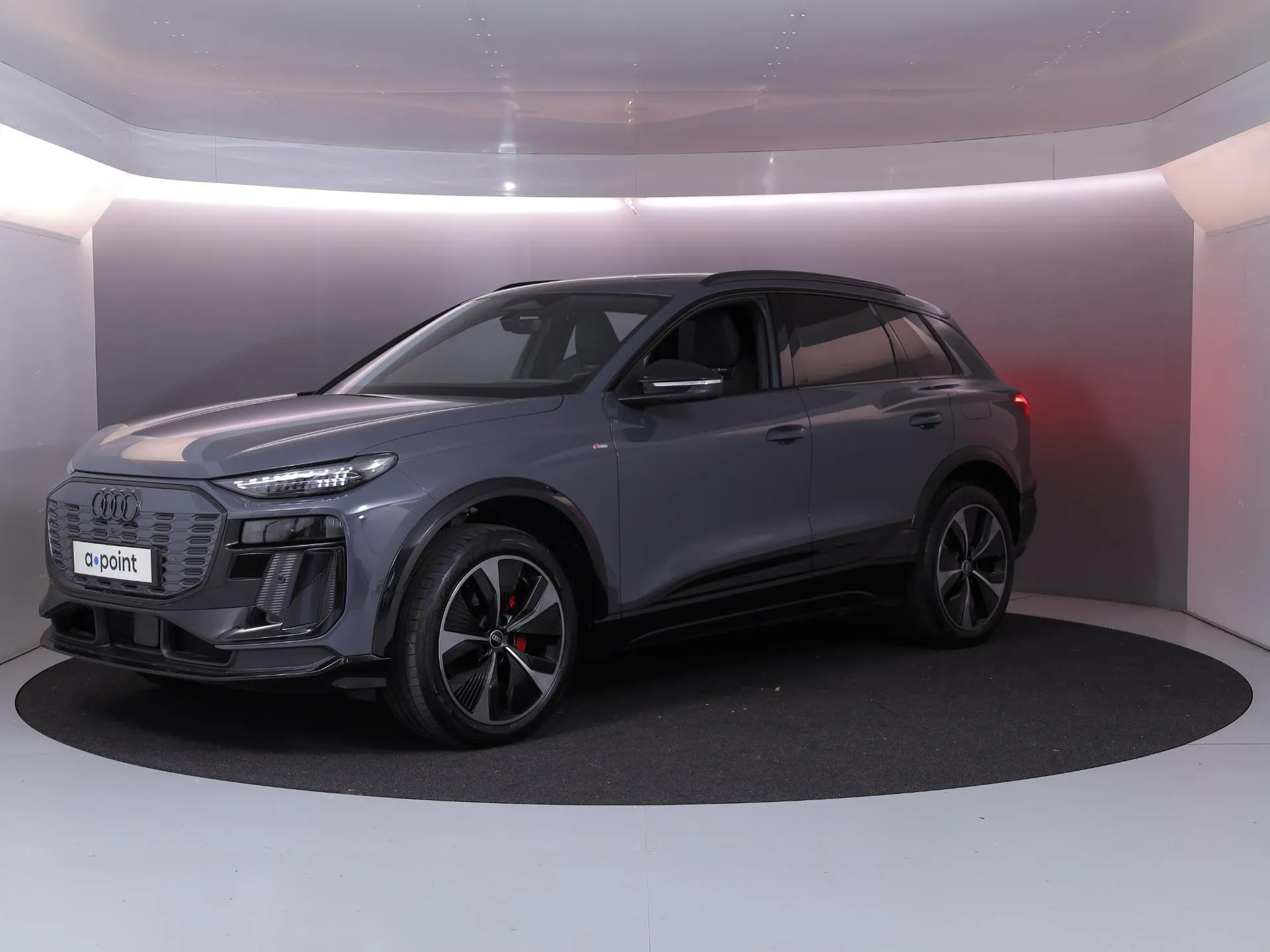 Audi Q6 e-tron — foto 1