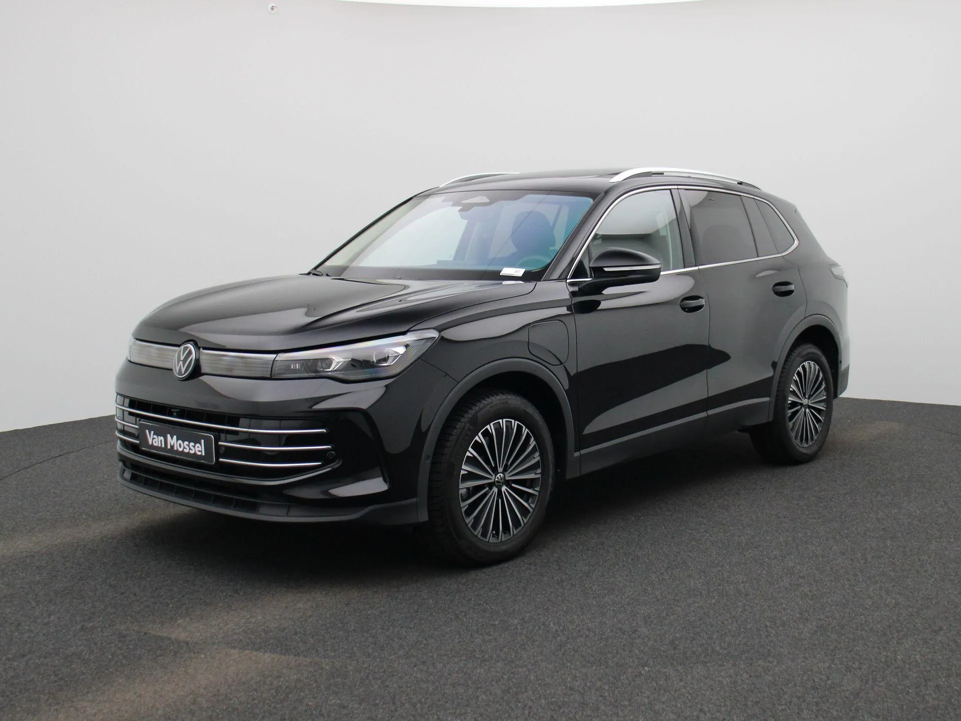 Volkswagen Tiguan — foto 1