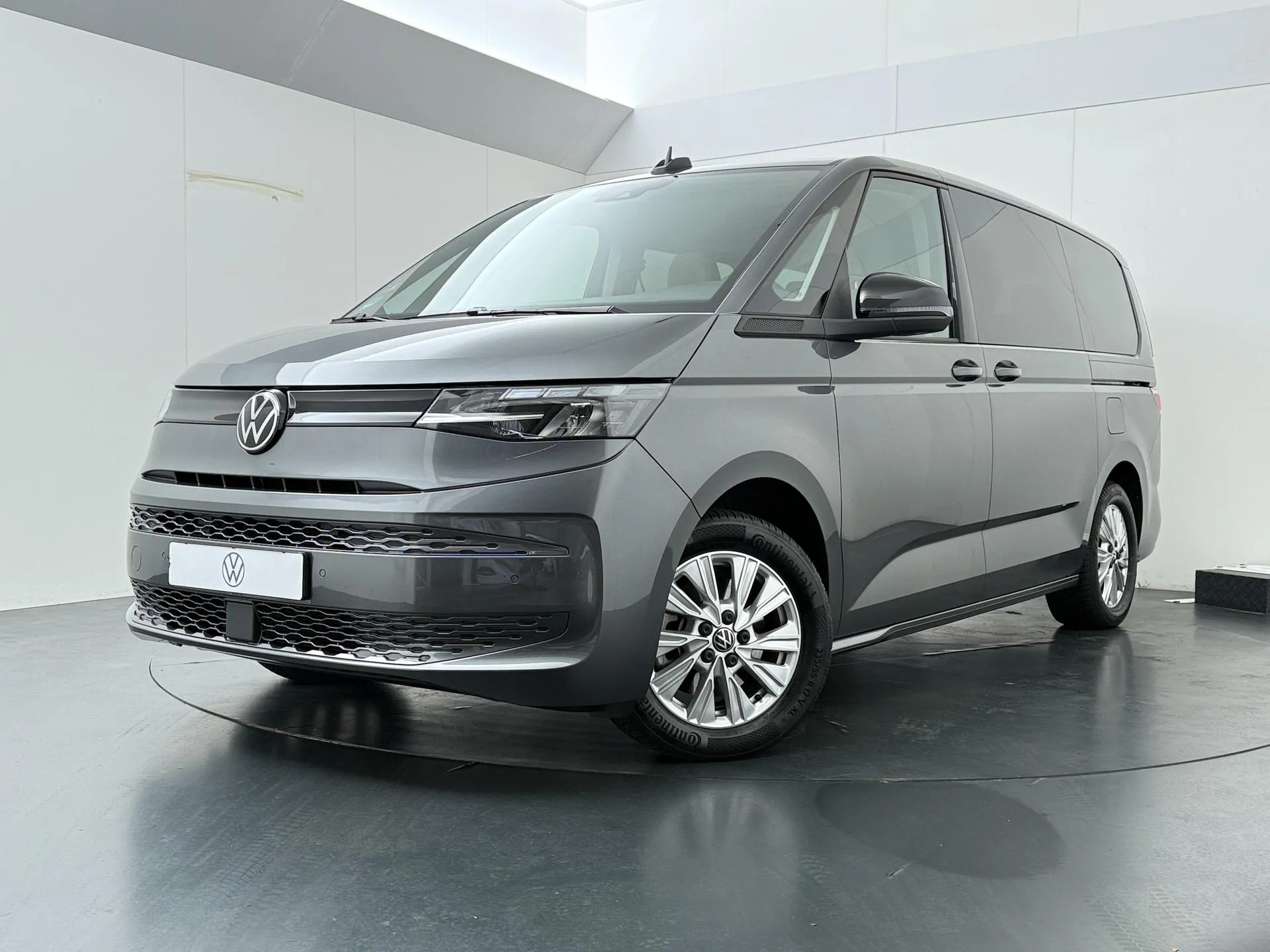 Volkswagen Multivan — foto 1