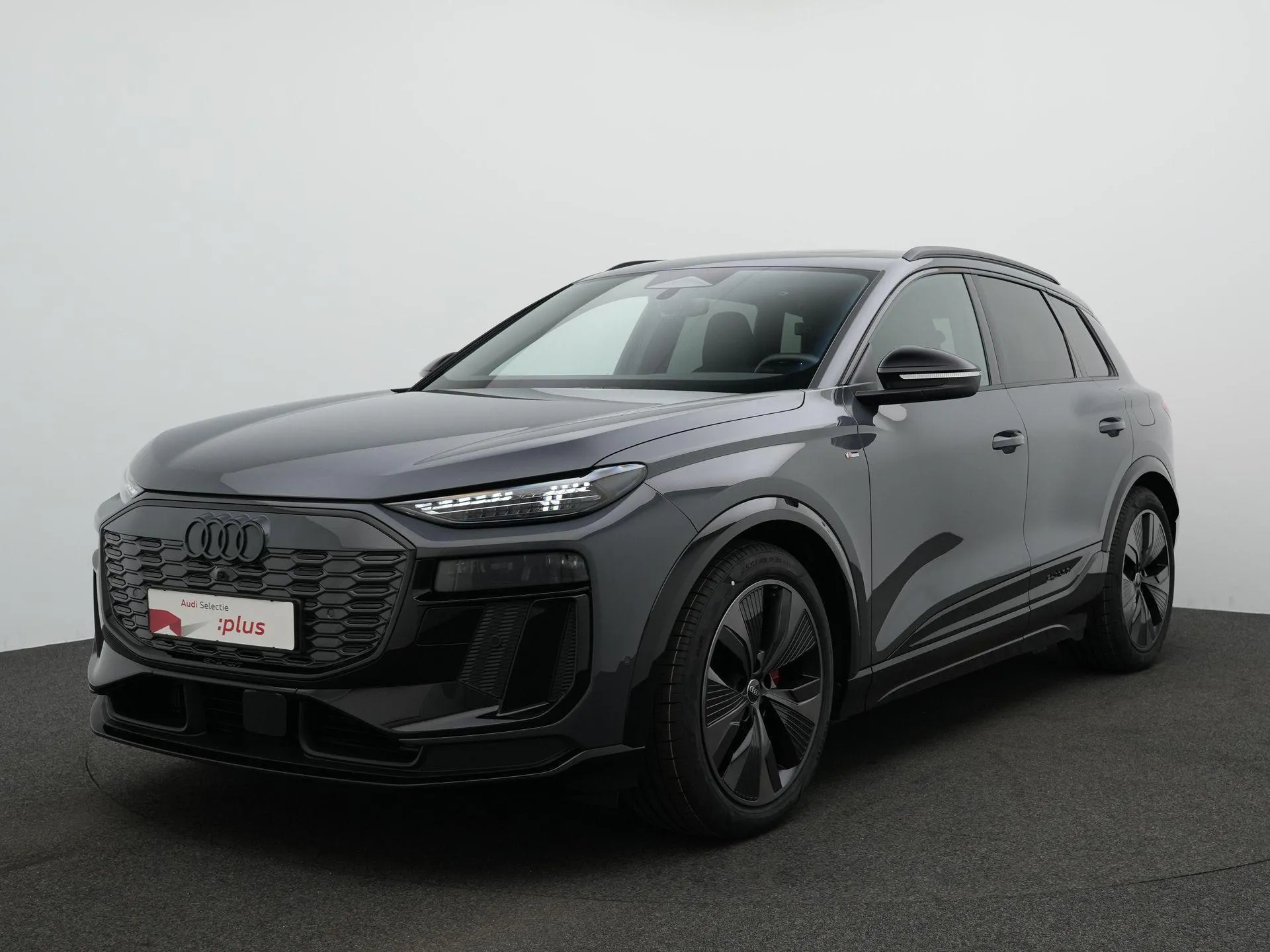 Audi Q6 e-tron — foto 1