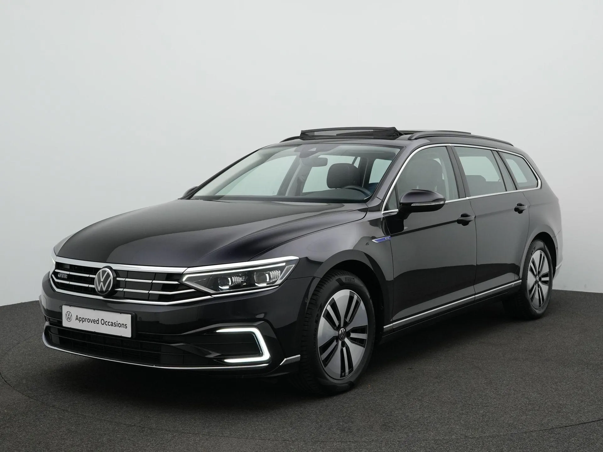 Volkswagen Passat — foto 1