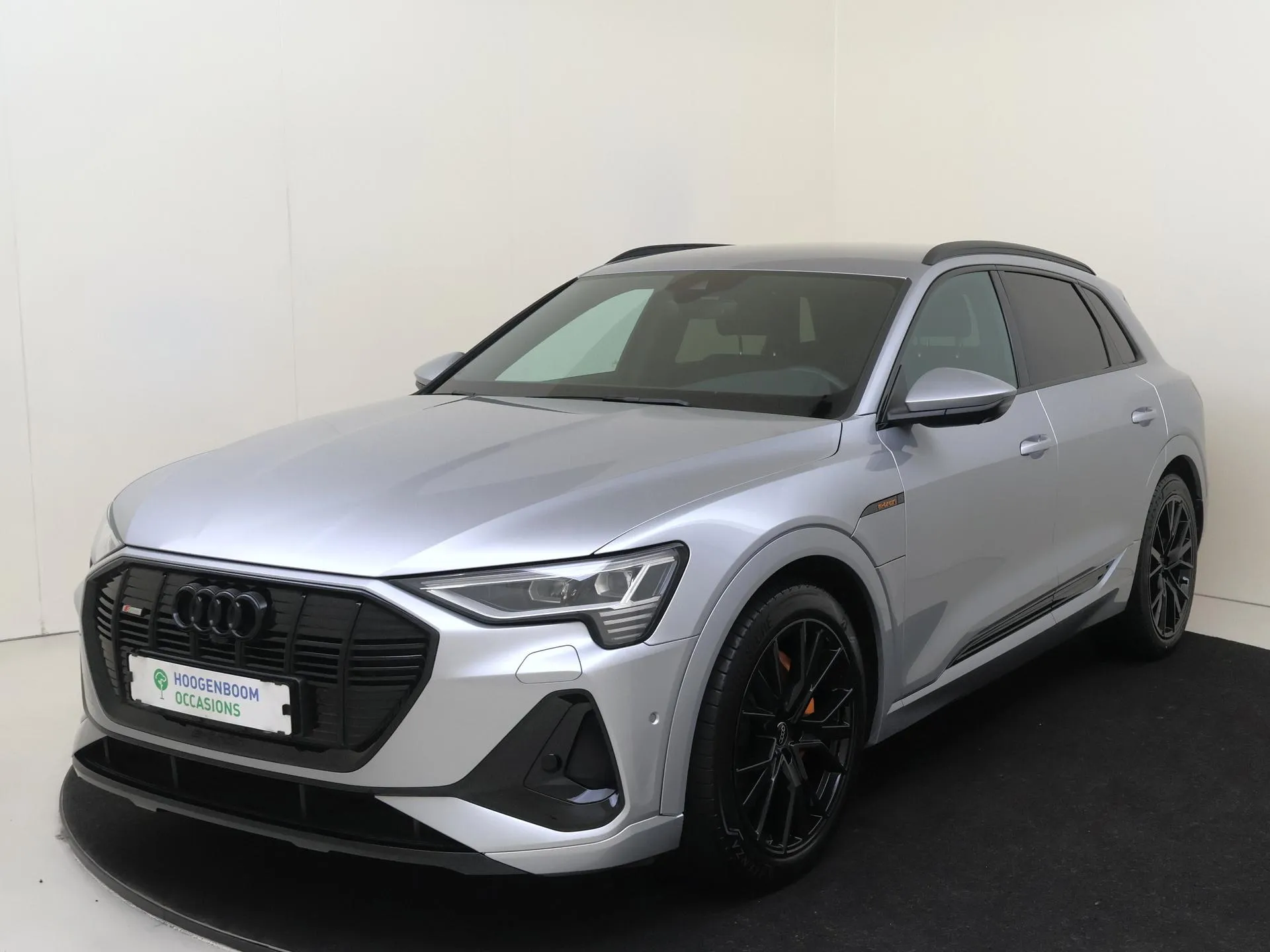 Audi e-tron — foto 1