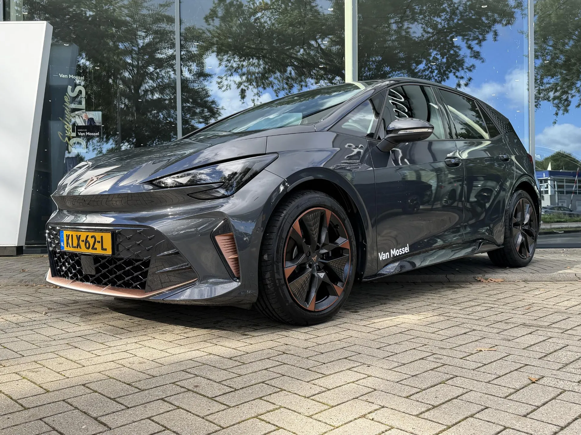Cupra Born — foto 1