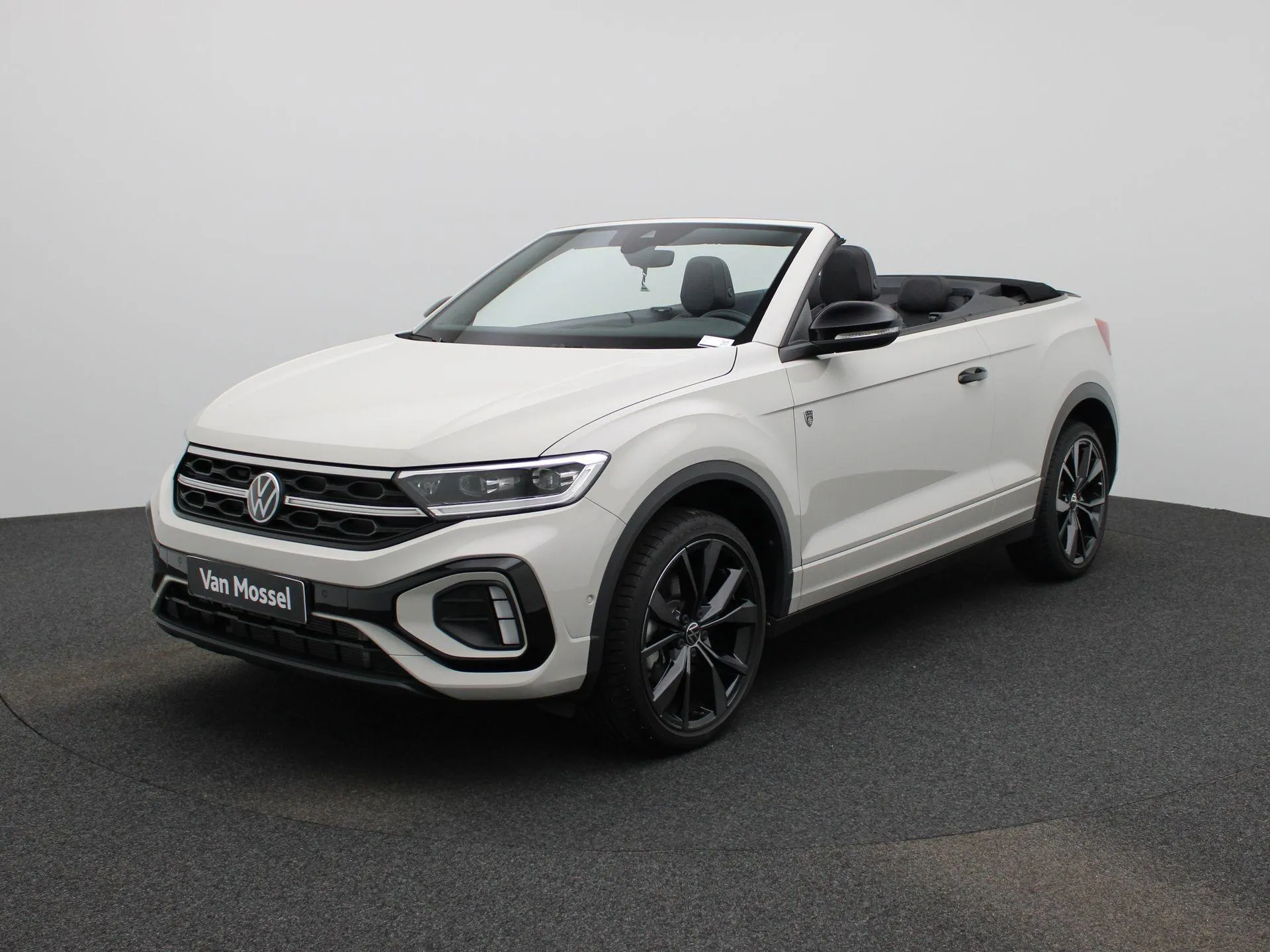 Volkswagen T-Roc — foto 1