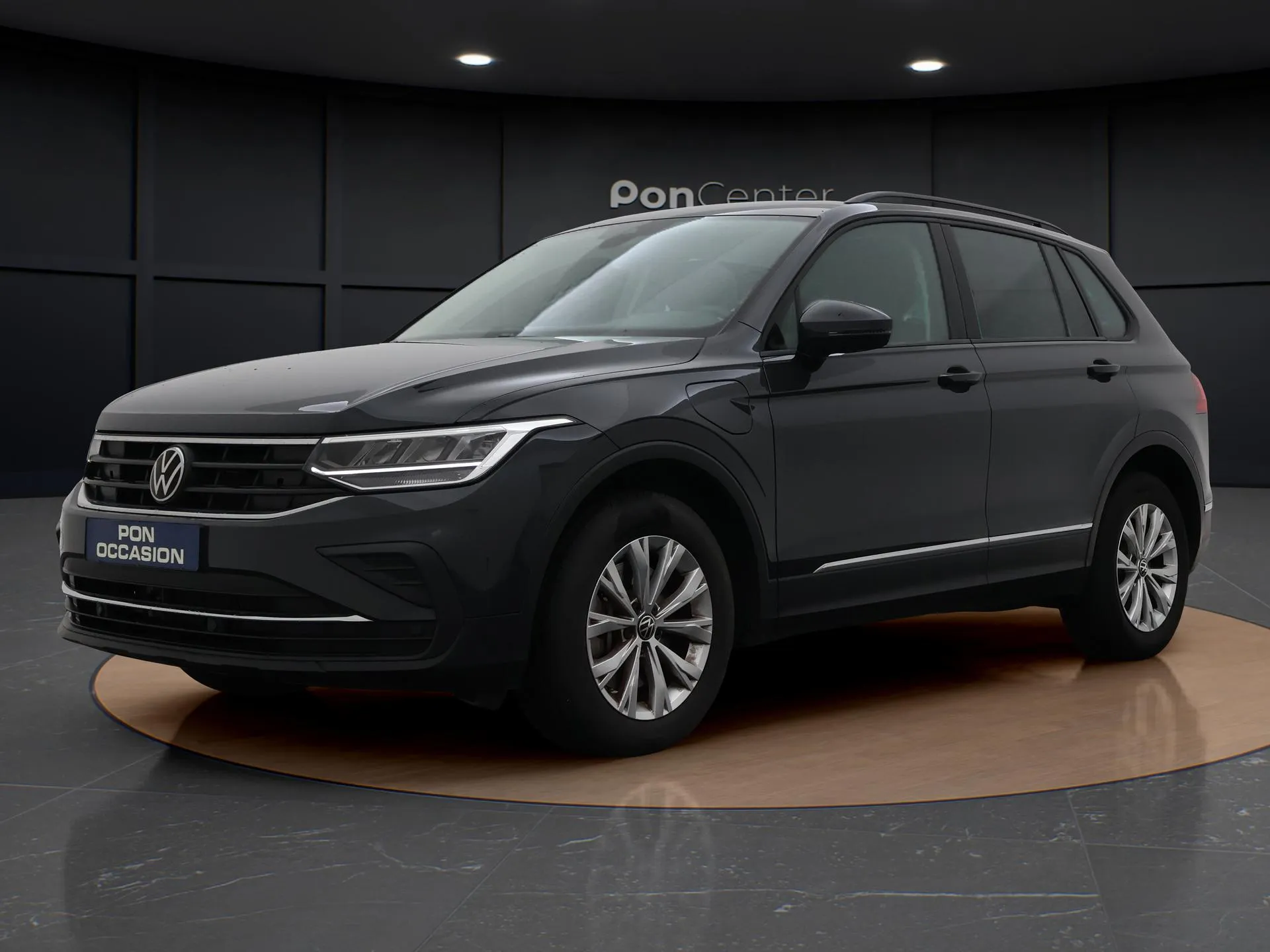Volkswagen Tiguan — foto 1
