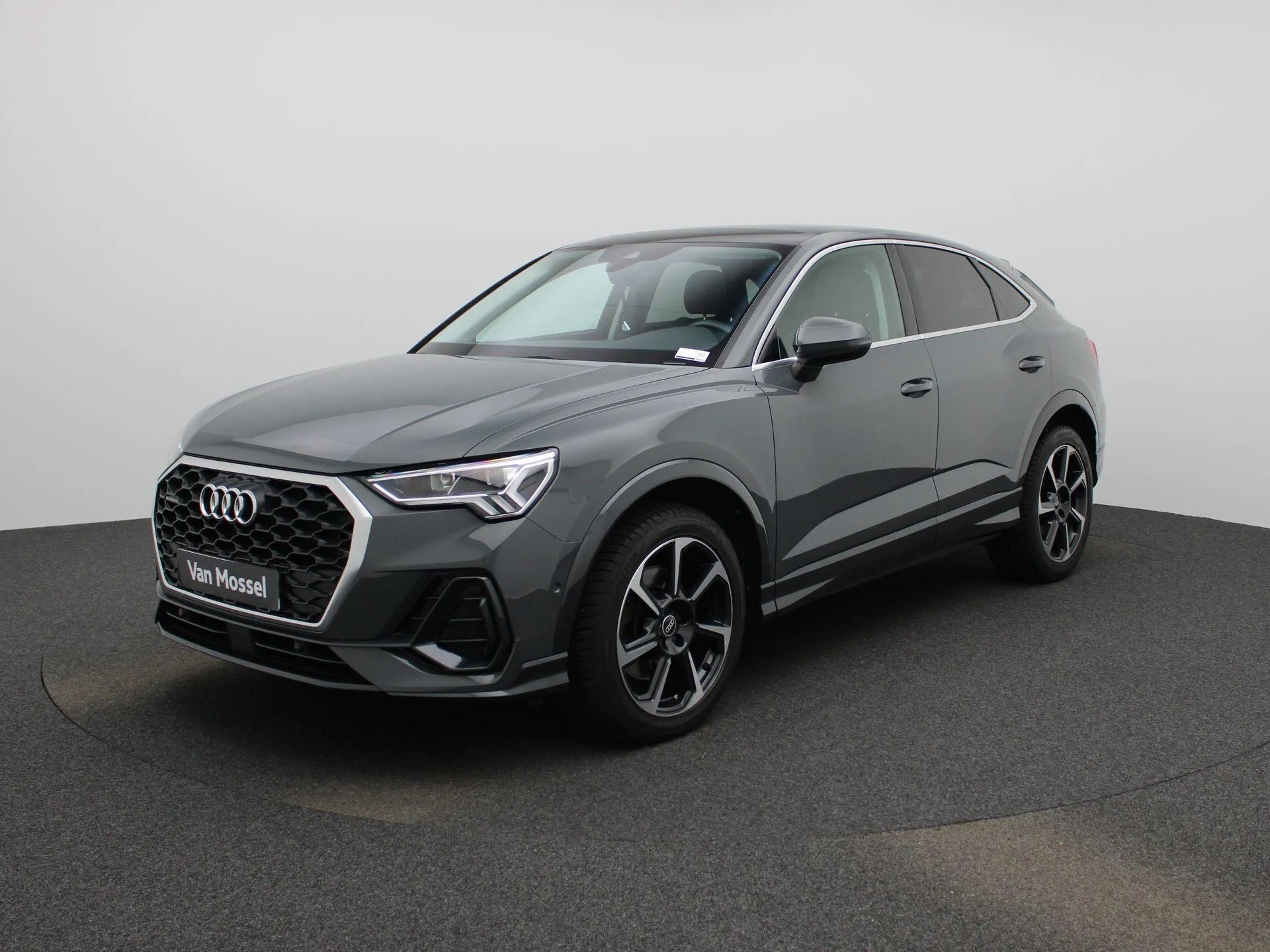 Audi Q3 — foto 1