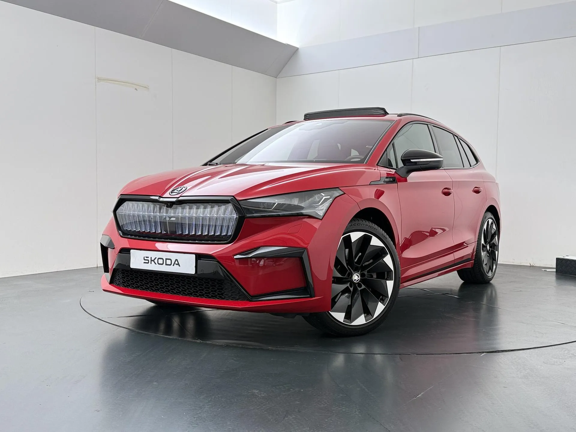 Škoda Enyaq iV — foto 1