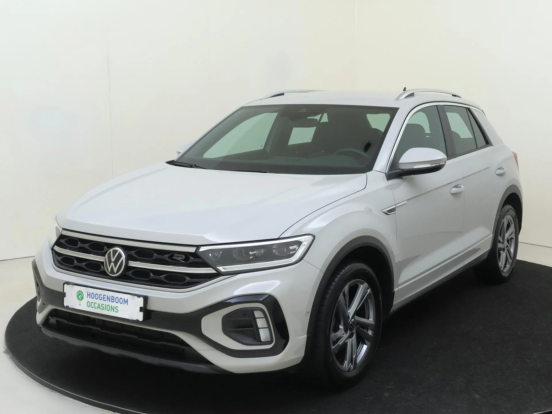Volkswagen T-Roc — foto 1