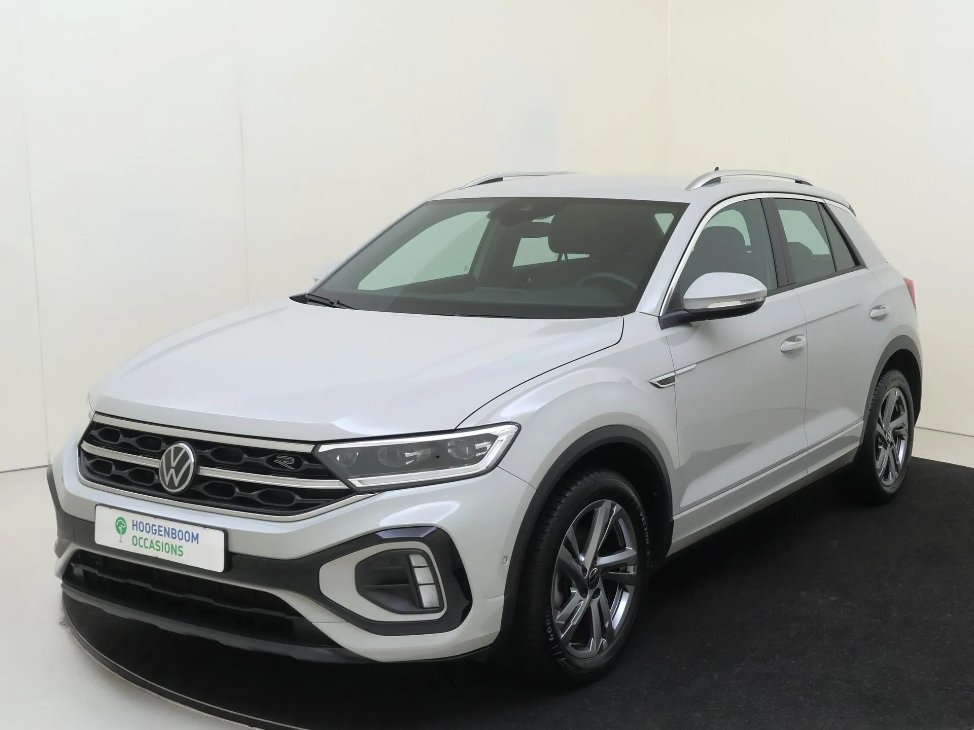 Volkswagen T-Roc — foto 1