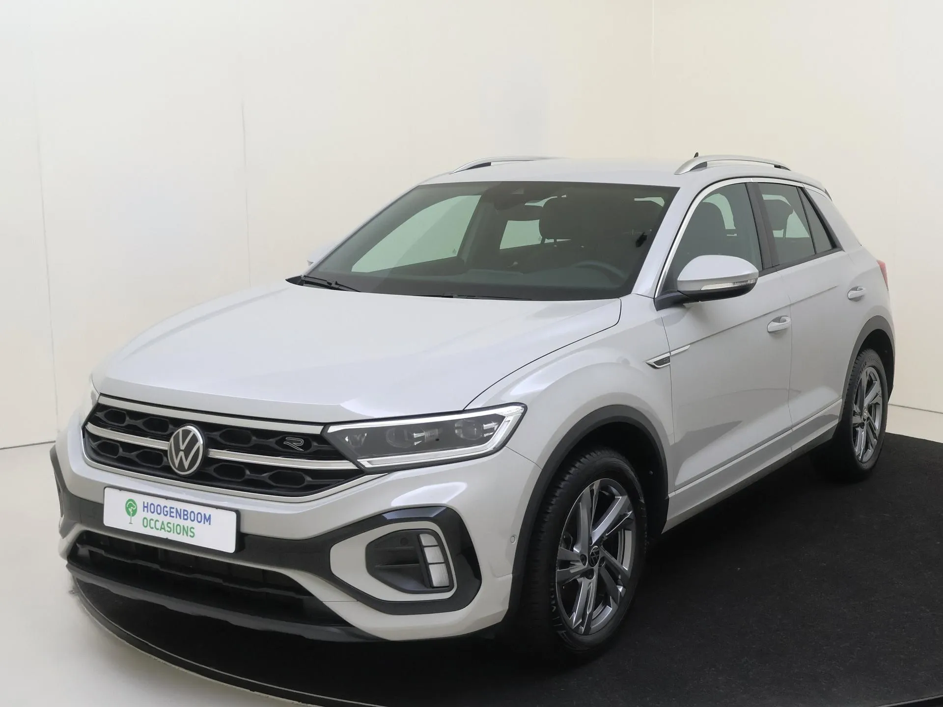 Volkswagen T-Roc — foto 1