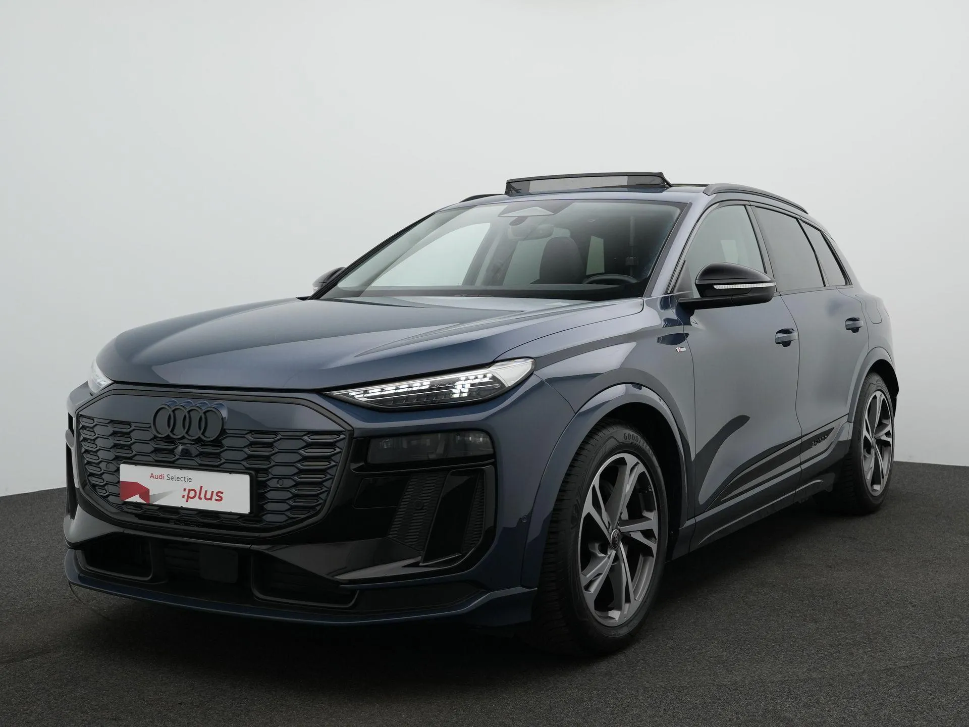 Audi Q6 e-tron — foto 1