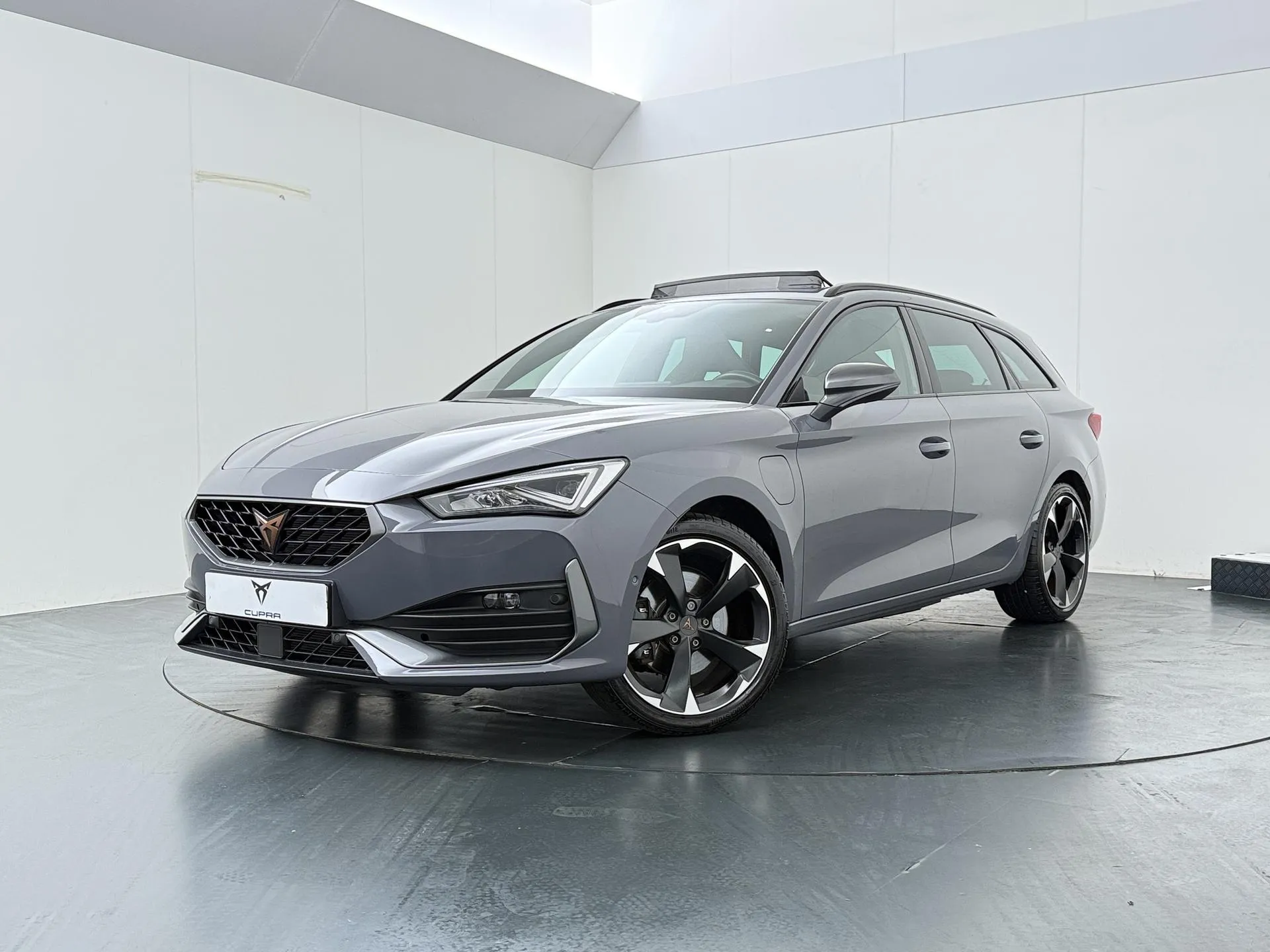 Cupra Leon Sportstourer — foto 1