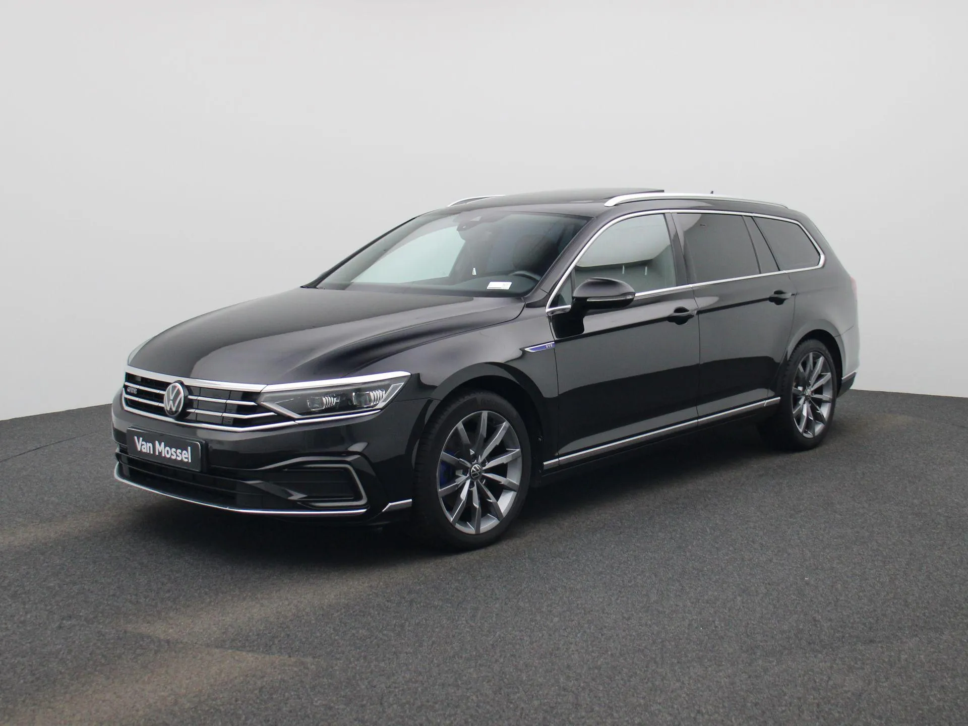 Volkswagen Passat — foto 1