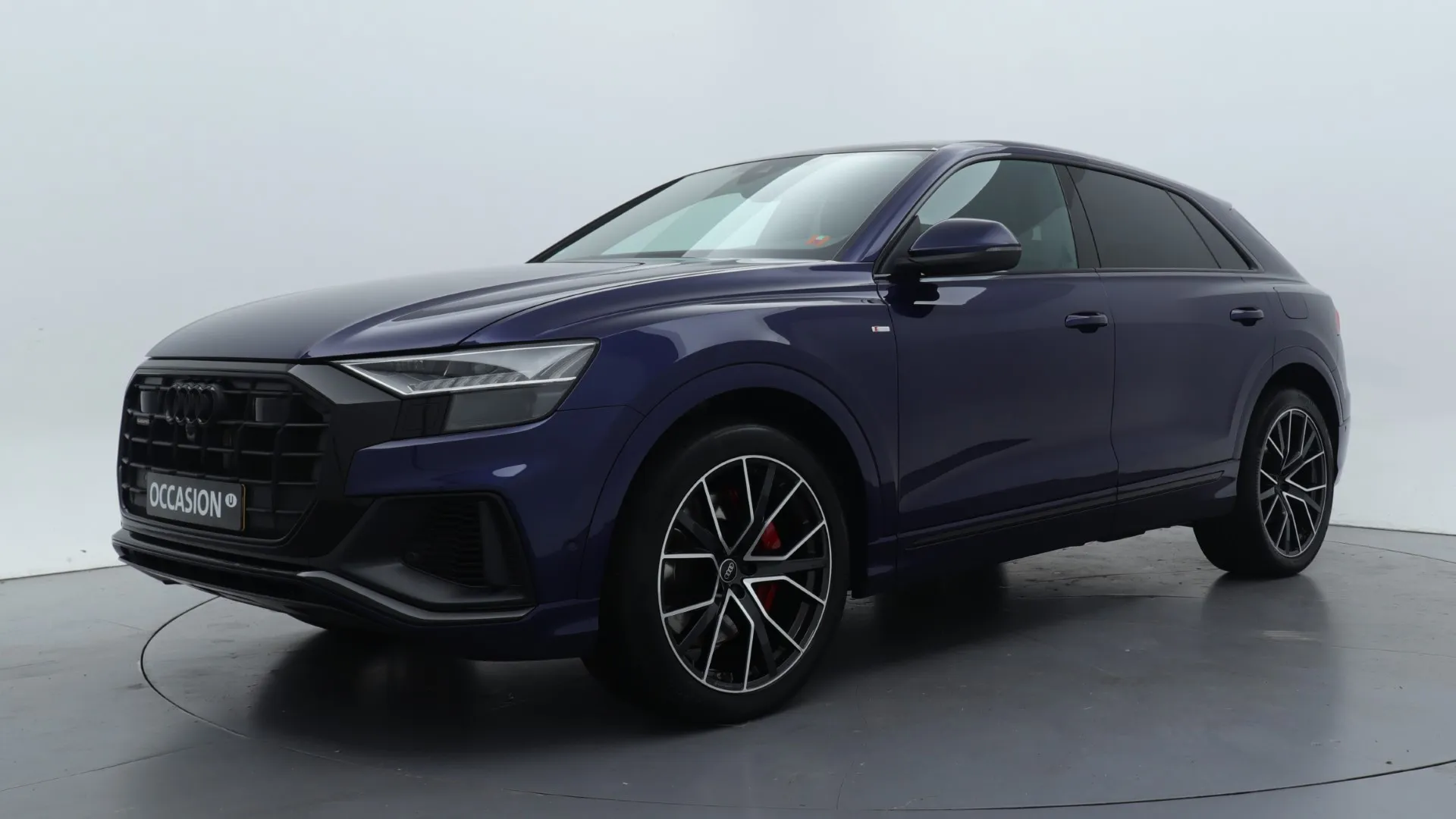 Audi Q8 — foto 1