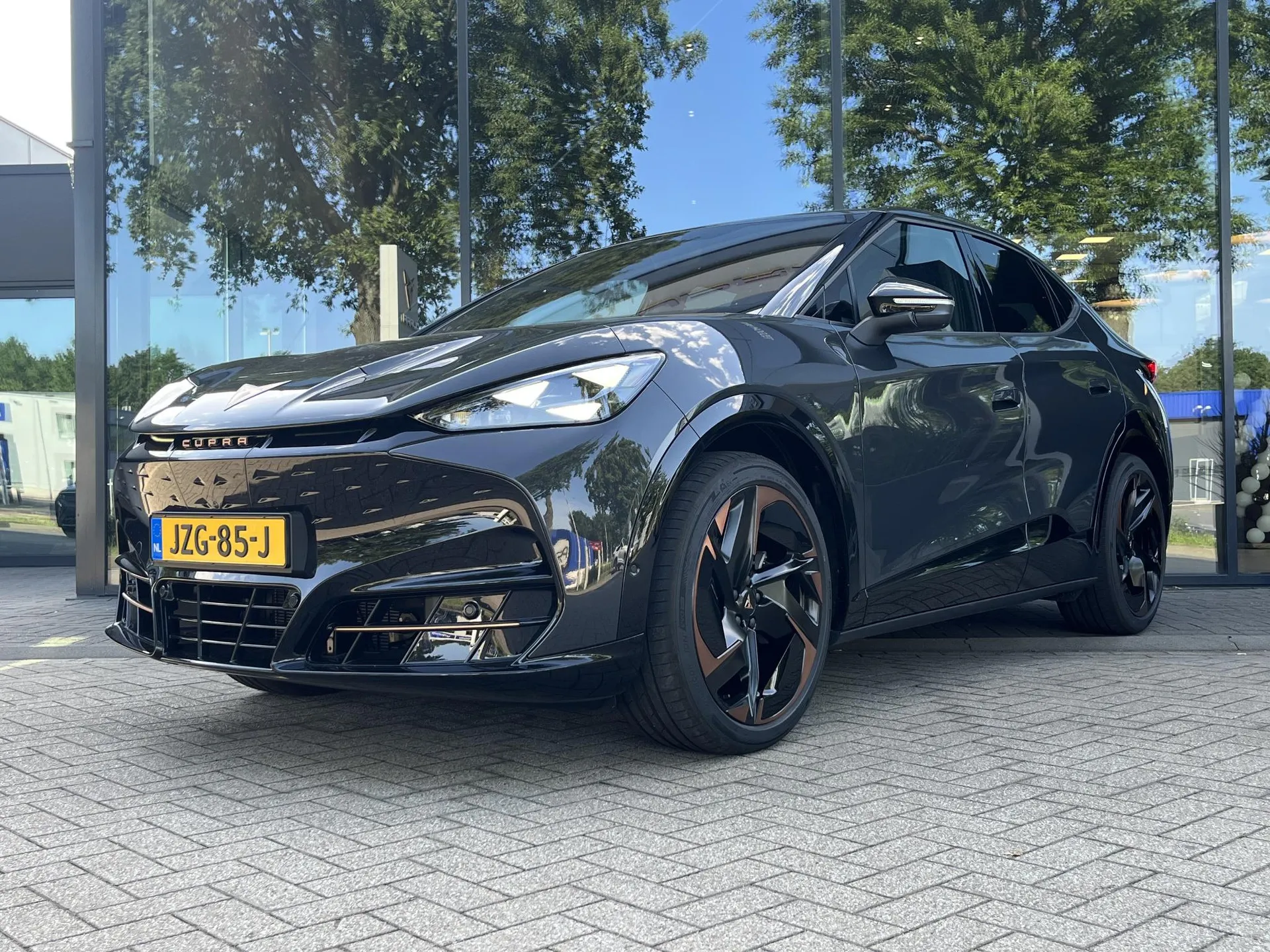 Cupra Tavascan — foto 1
