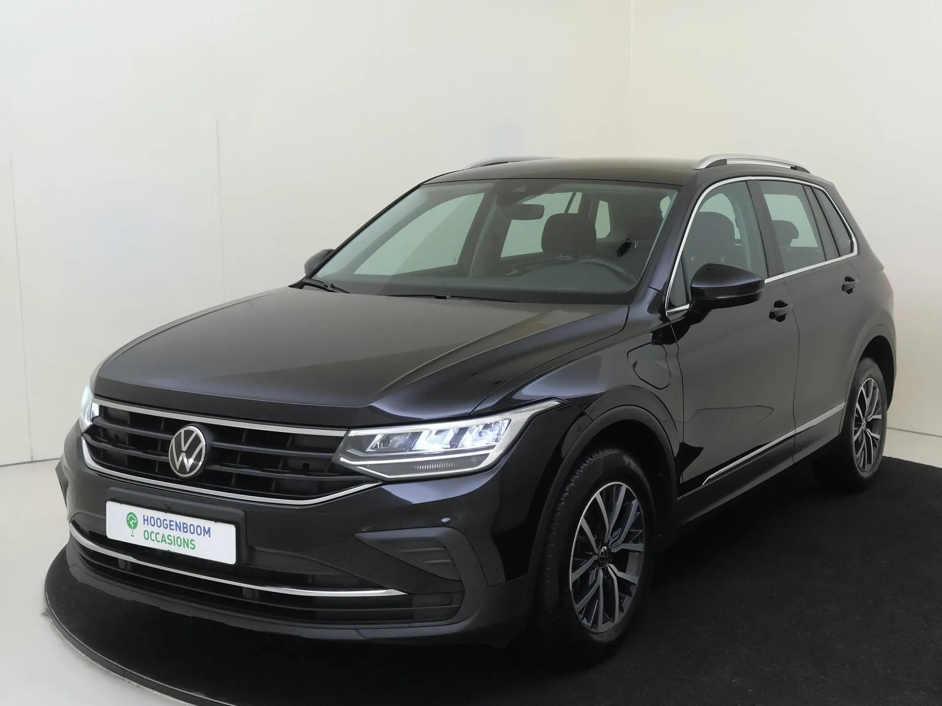 Volkswagen Tiguan — foto 1