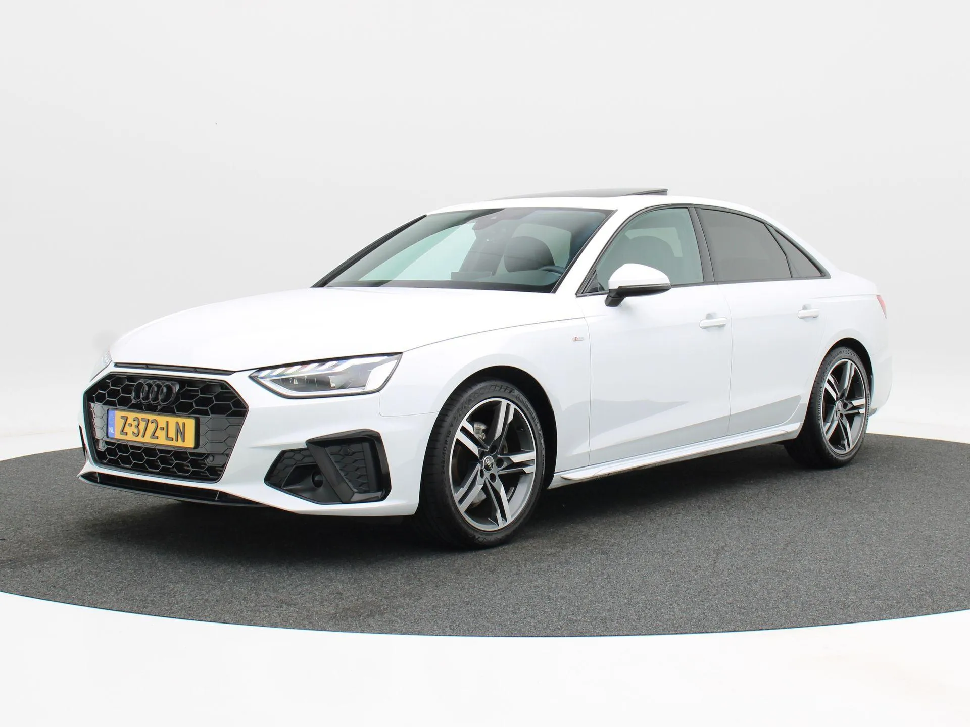 Audi A4 — foto 1