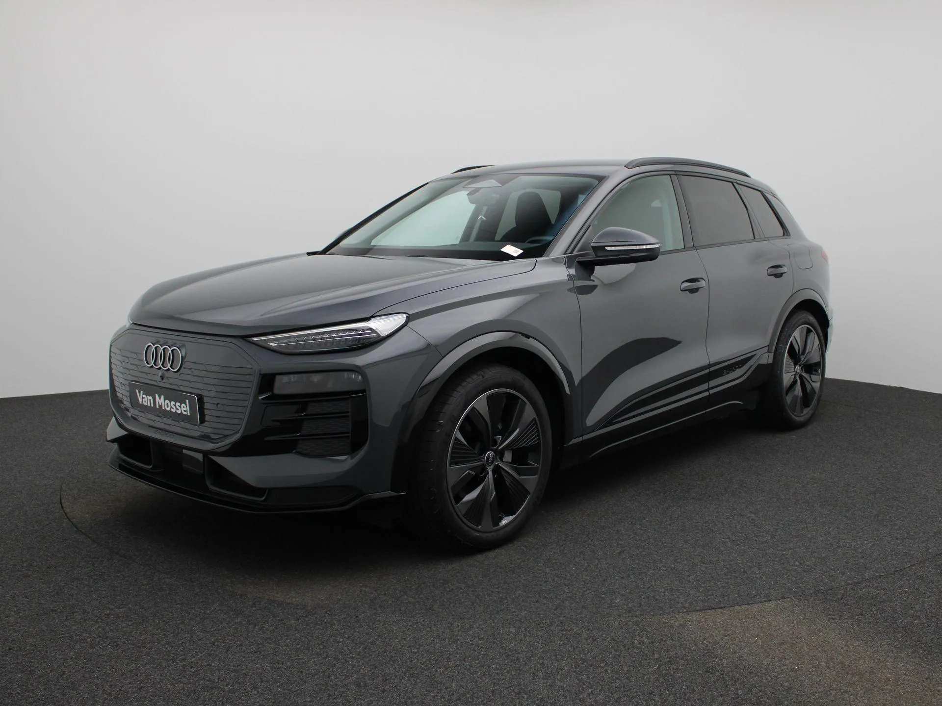 Audi Q6 e-tron — foto 1